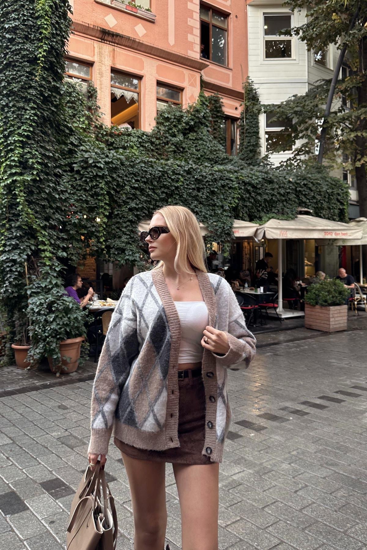 V YAKA BAKLAVA DESEN ŞARDONLU TRIKO HIRKA