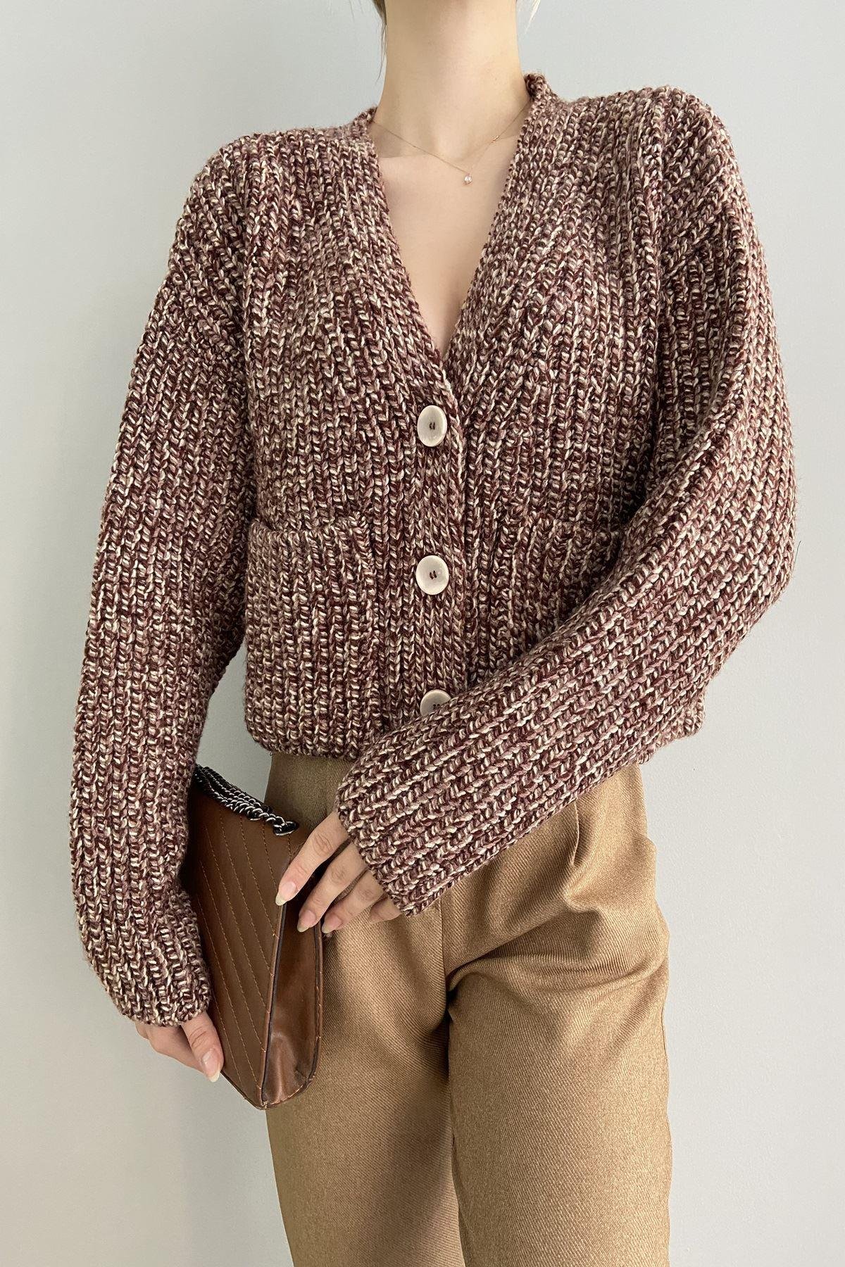 V YAKA CROP HIRKA