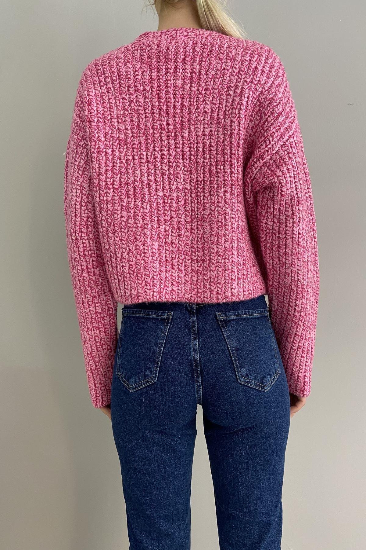 V YAKA CROP HIRKA