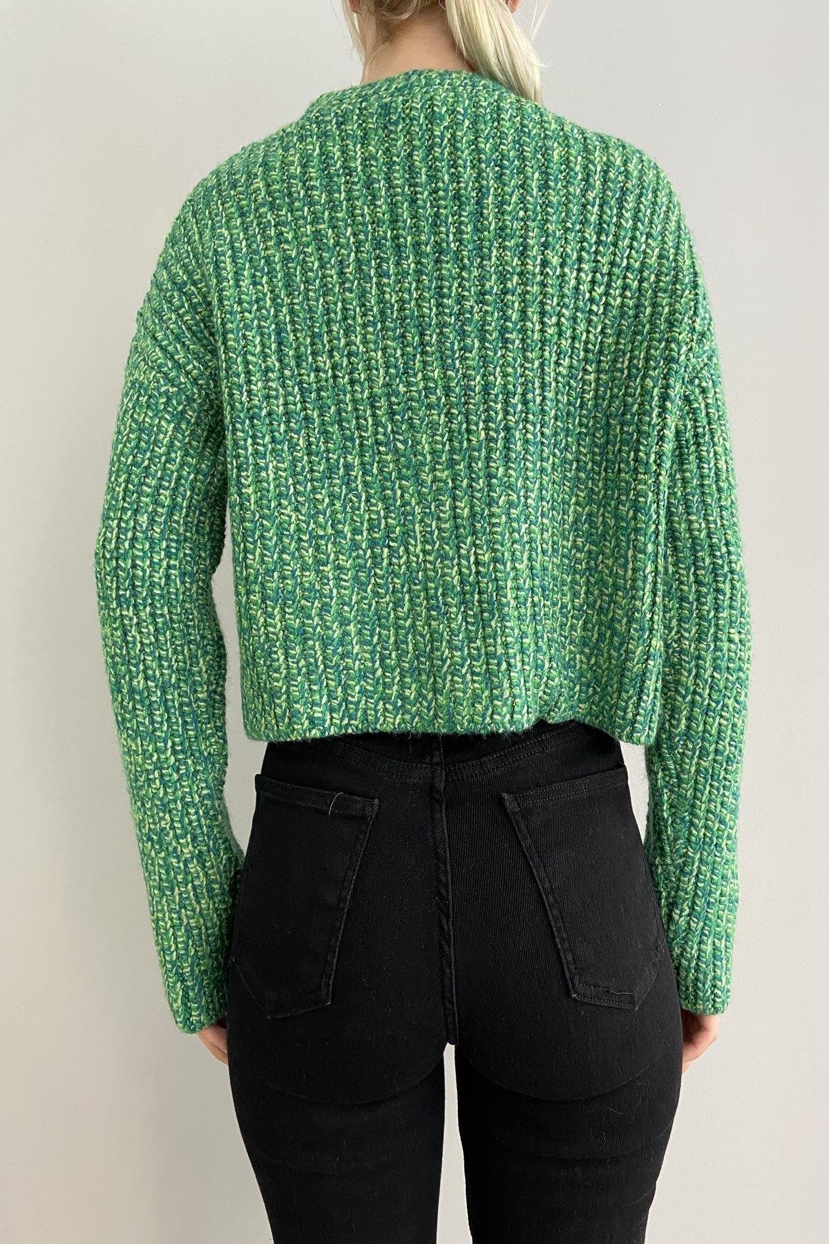 V YAKA CROP HIRKA