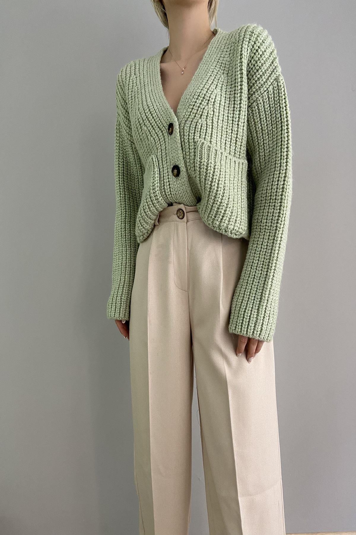 V YAKA CROP HIRKA
