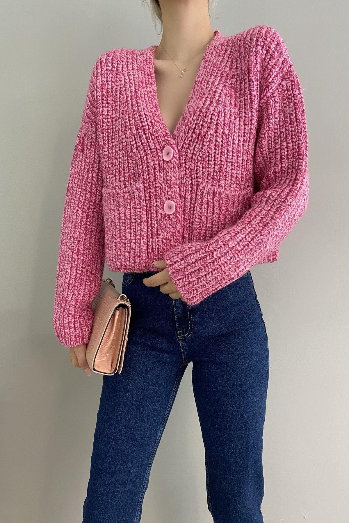V YAKA CROP HIRKA