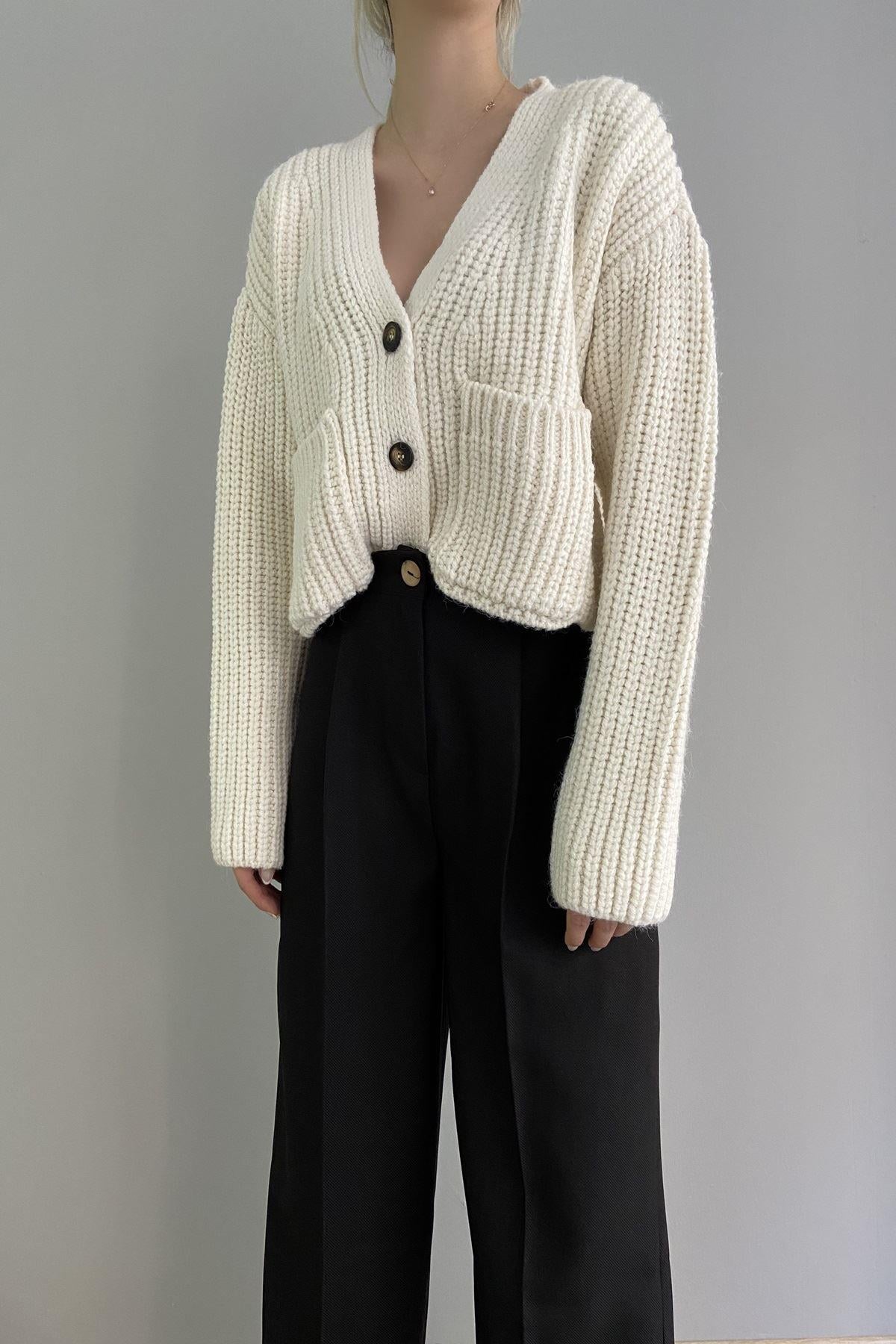 V YAKA CROP HIRKA