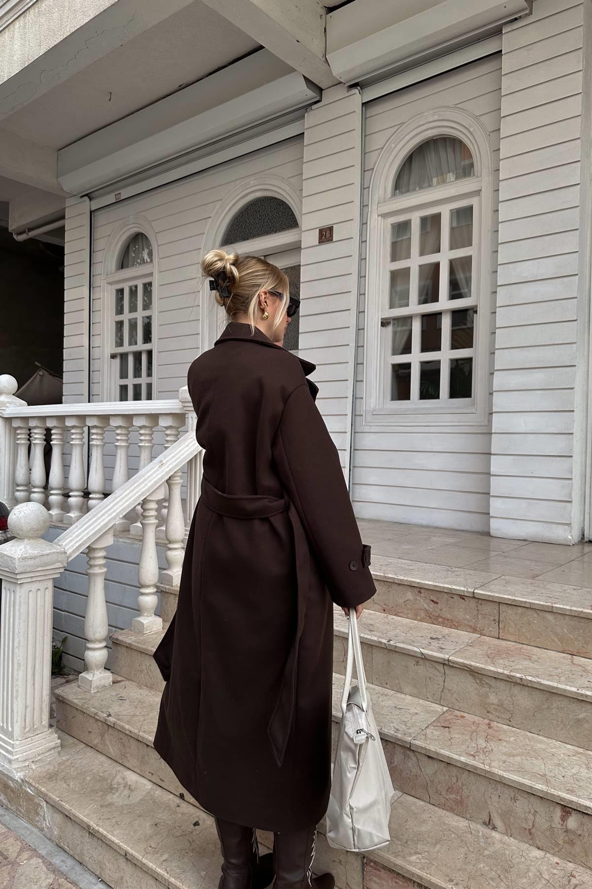 KRUVAZE YAKA KAŞE KABAN