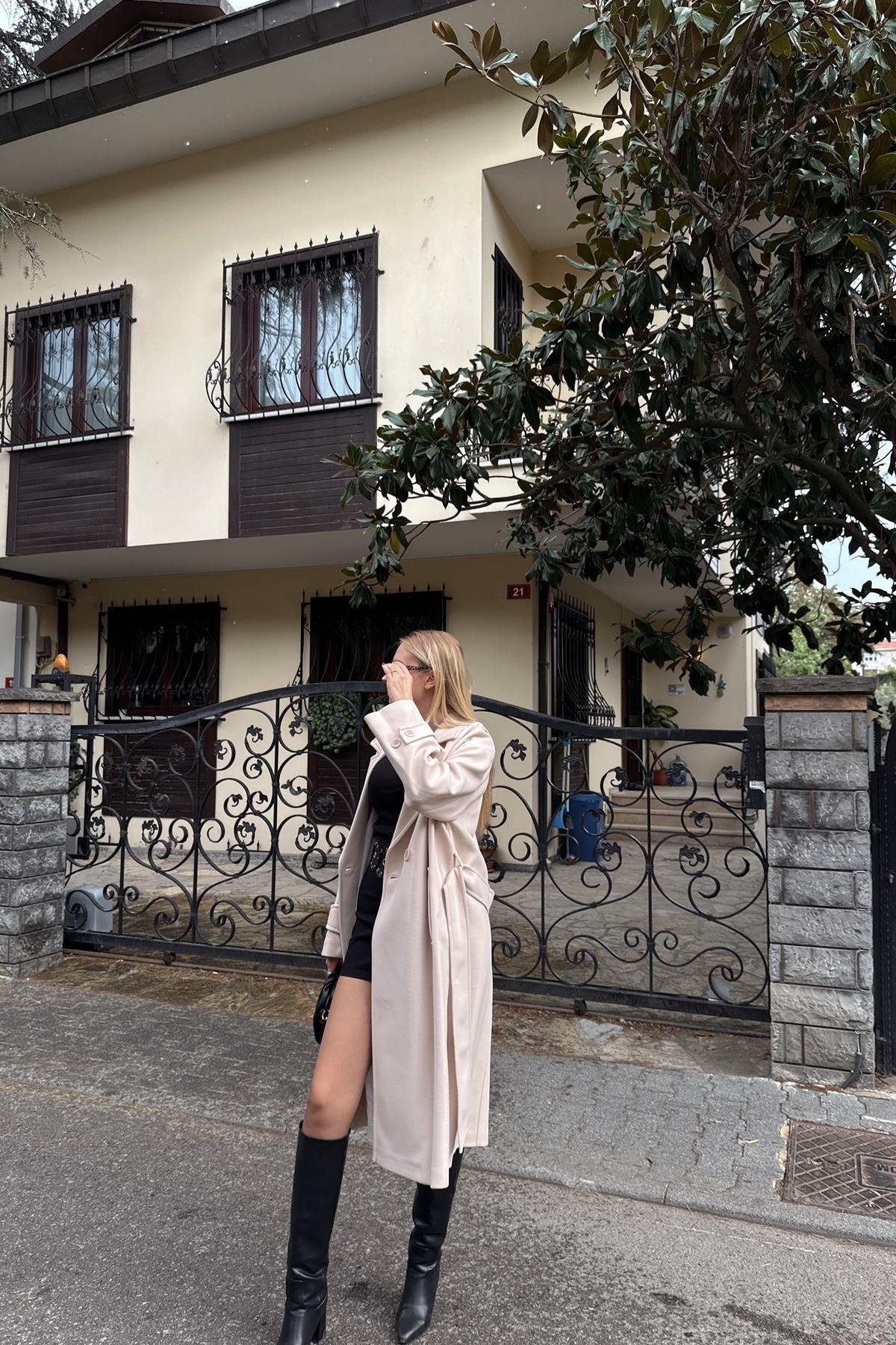 KRUVAZE YAKA KAŞE KABAN