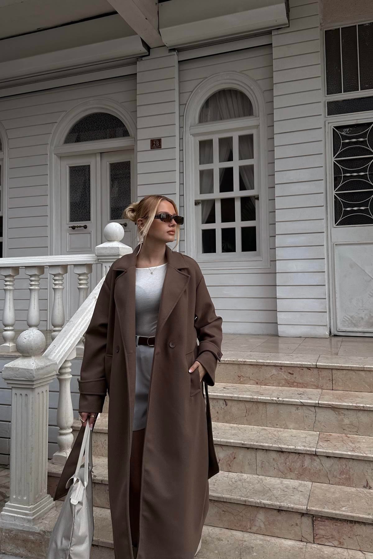 KRUVAZE YAKA KAŞE KABAN