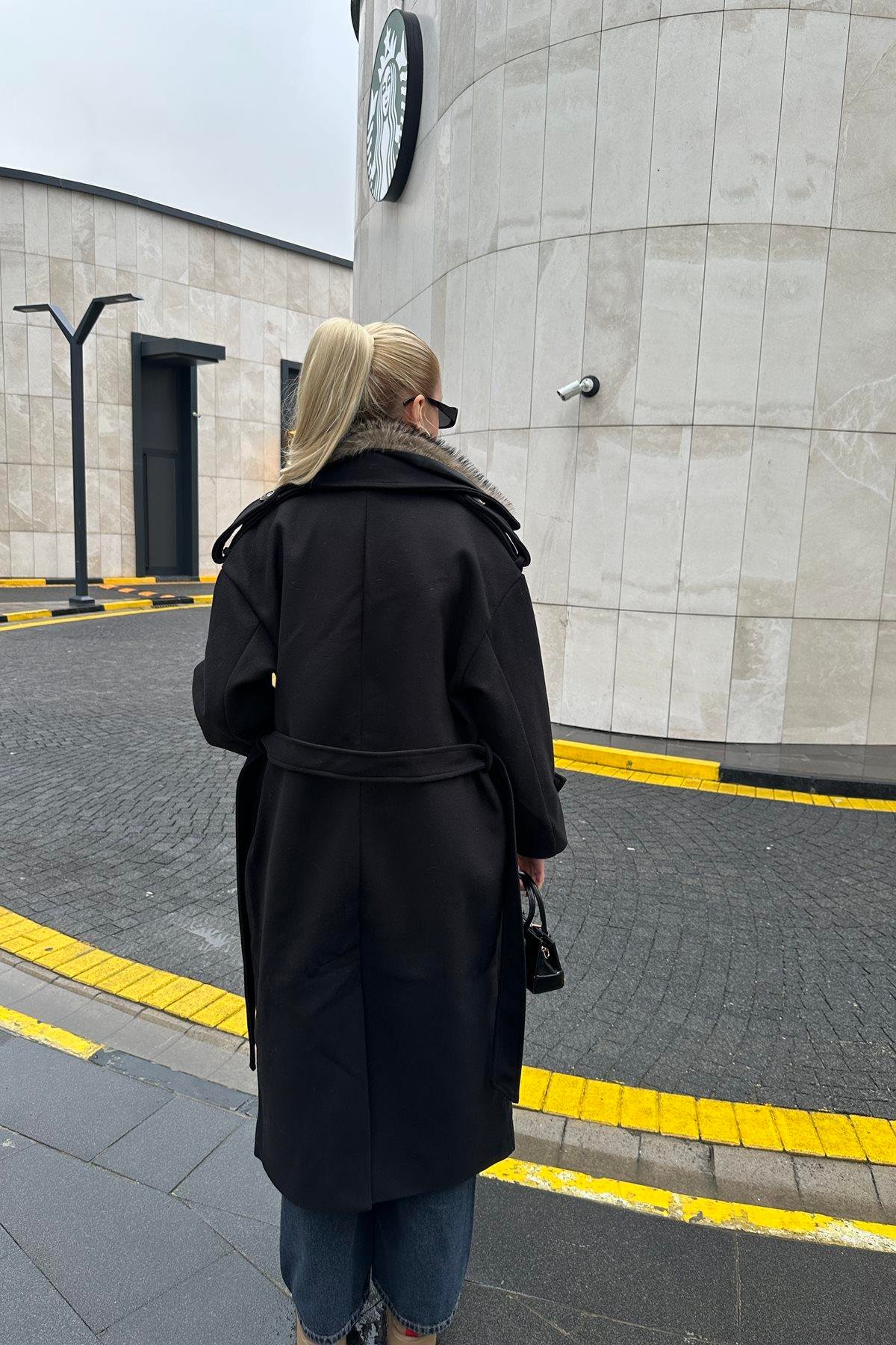 YAKA KÜRK DETAY KAŞE KABAN