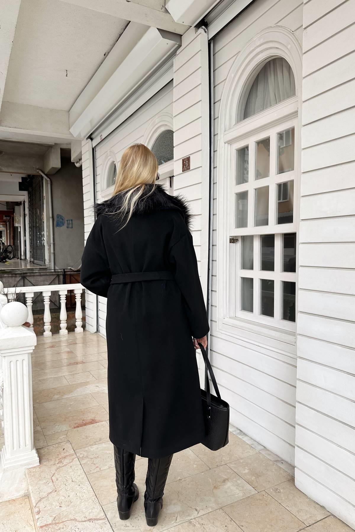 YAKA KÜRK DETAY KAŞE KABAN