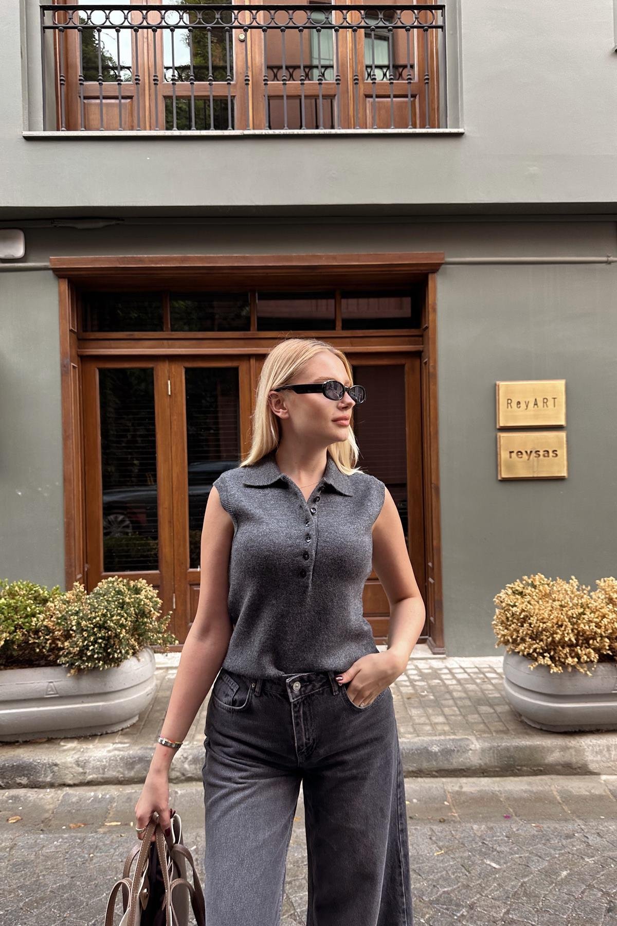 PATI DÜĞME DETAY SIFIR KOL POLO YAKA TRIKO