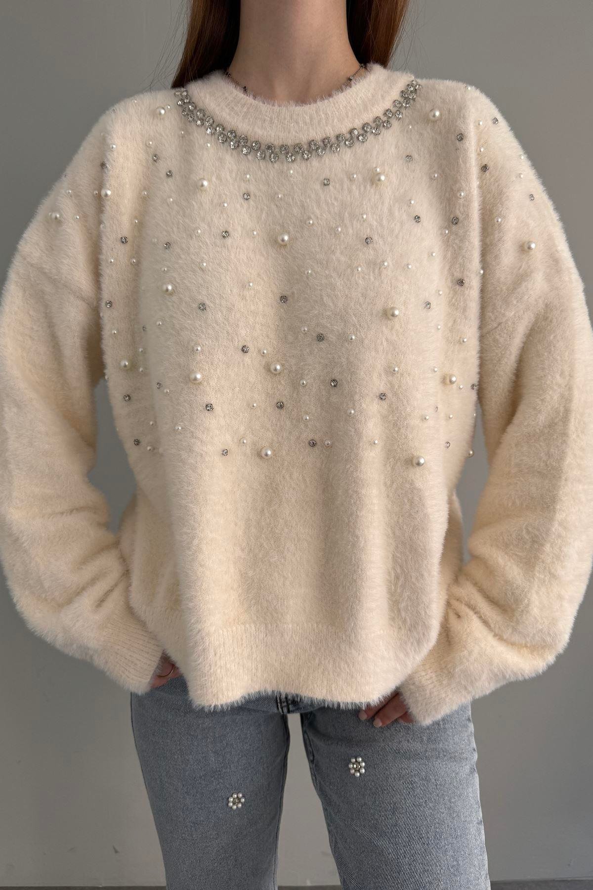ANGORA SERPME İNCİLİ YAKA TAŞLI TRIKO KAZAK