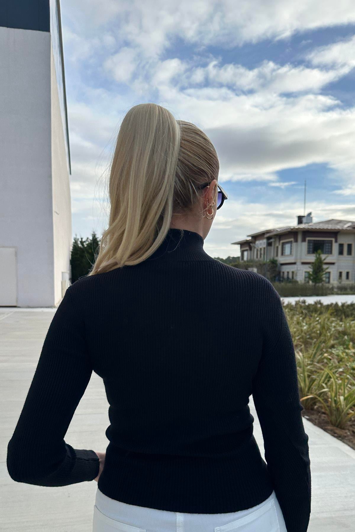 ASİMETRİK DÜĞME DETAYLI TRIKO KAZAK