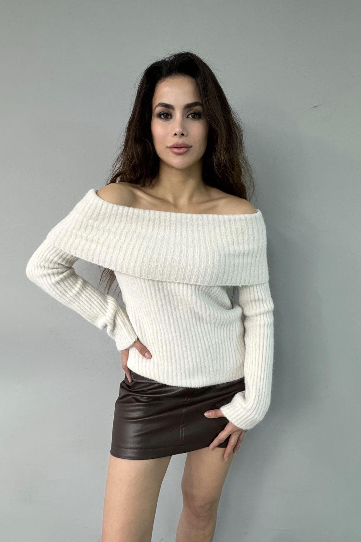 BARDOT YAKA FİTİLLİ TRIKO KAZAK