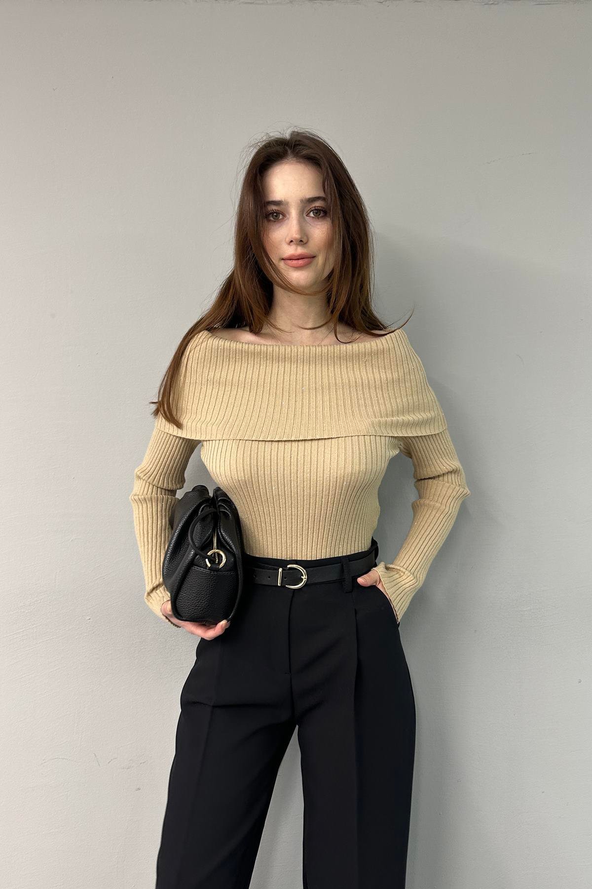 BARDOT YAKA PULLU FİTİLLİ TRIKO KAZAK