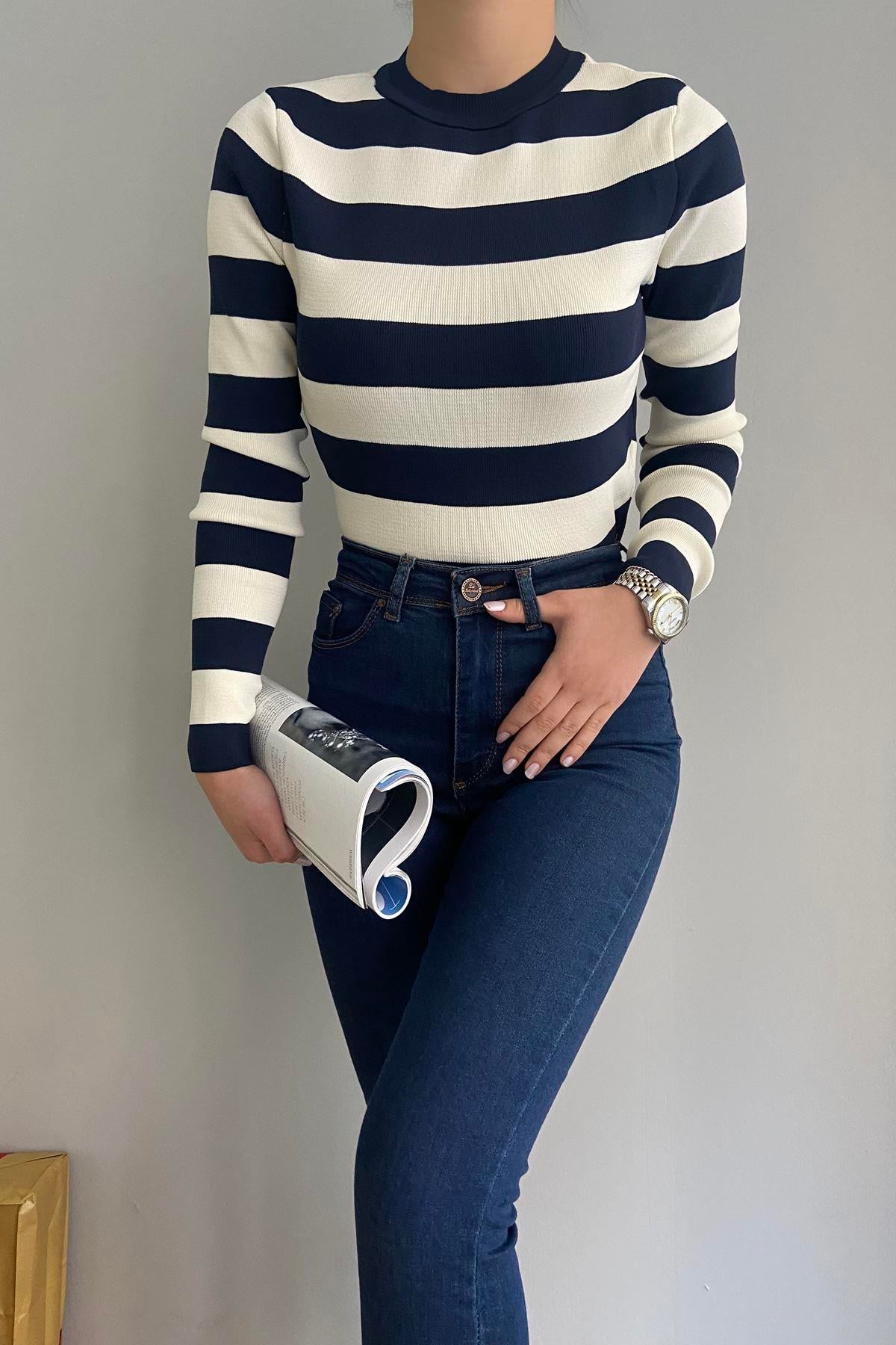 BİSİKLET YAKA ÇİZGİLİ CROP TRIKO
