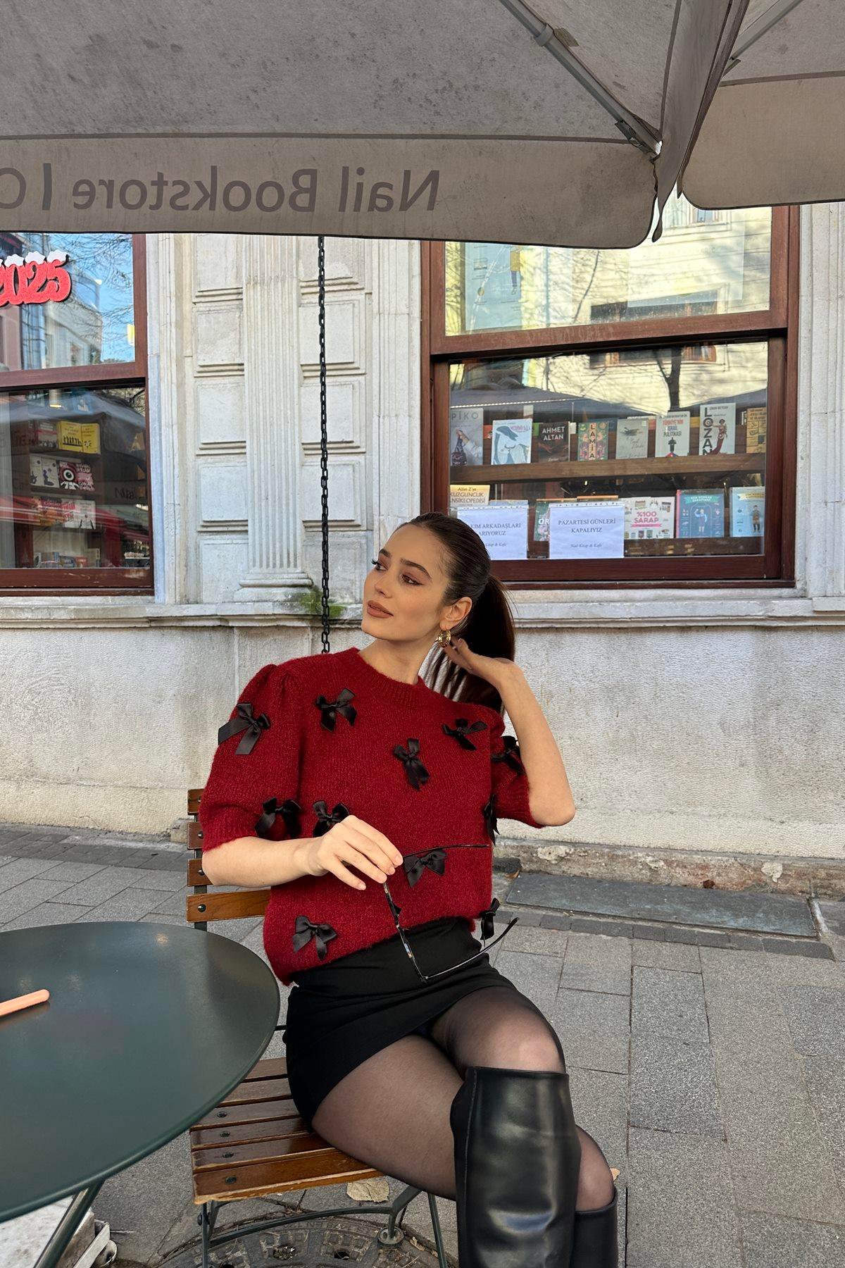 BİSİKLET YAKA FYONK DETAYLI KISA KOLLU TRIKO