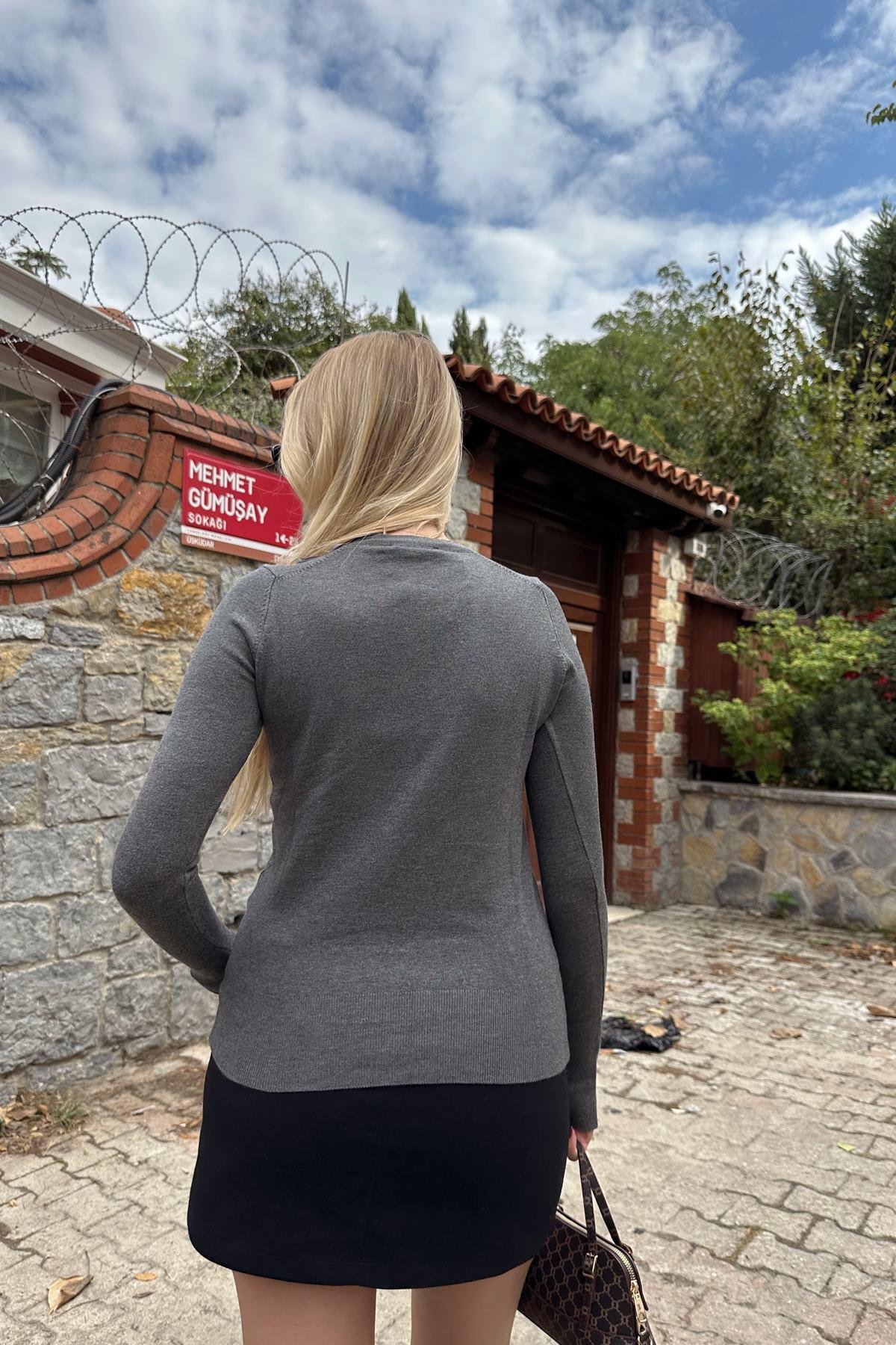 BİSİKLET YAKA KOL ORTASI DROPLU TRIKO