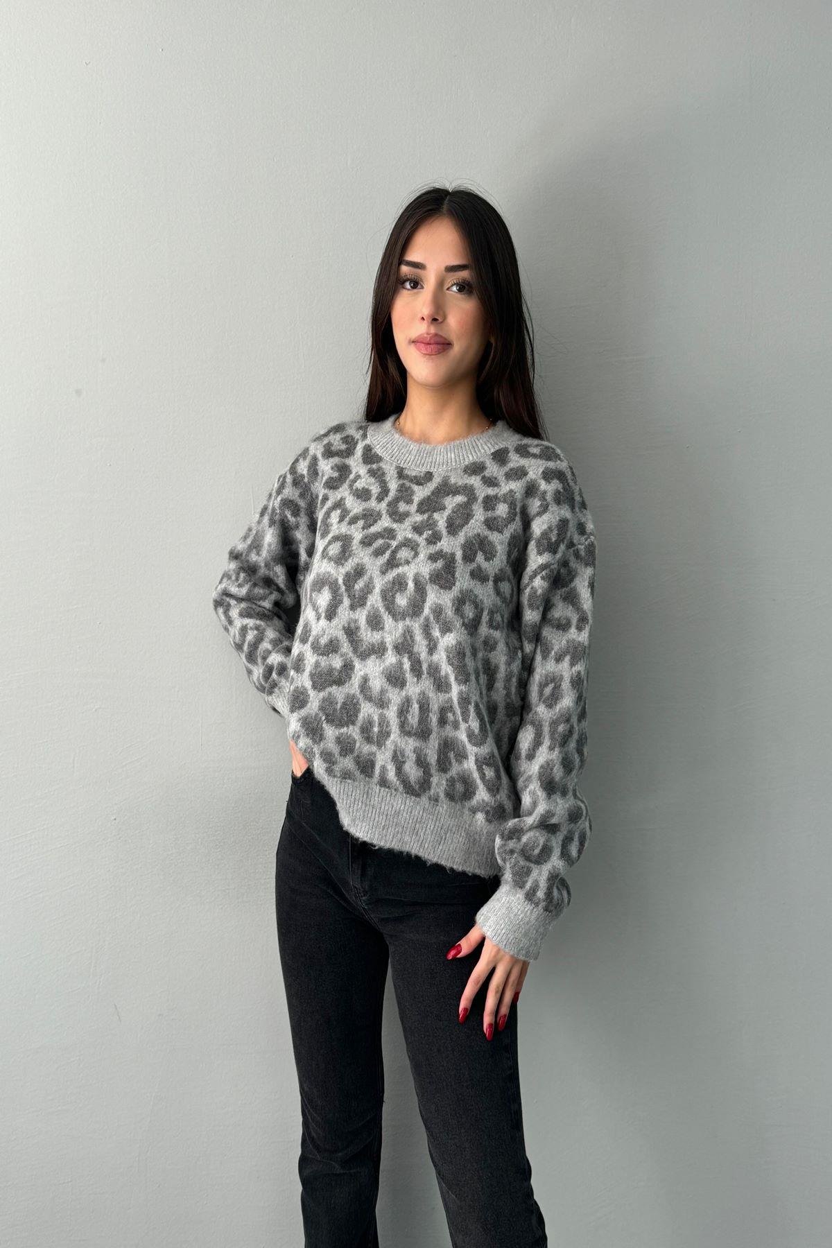 BİSİKLET YAKA LEOPAR ŞARDONLU TRIKO KAZAK