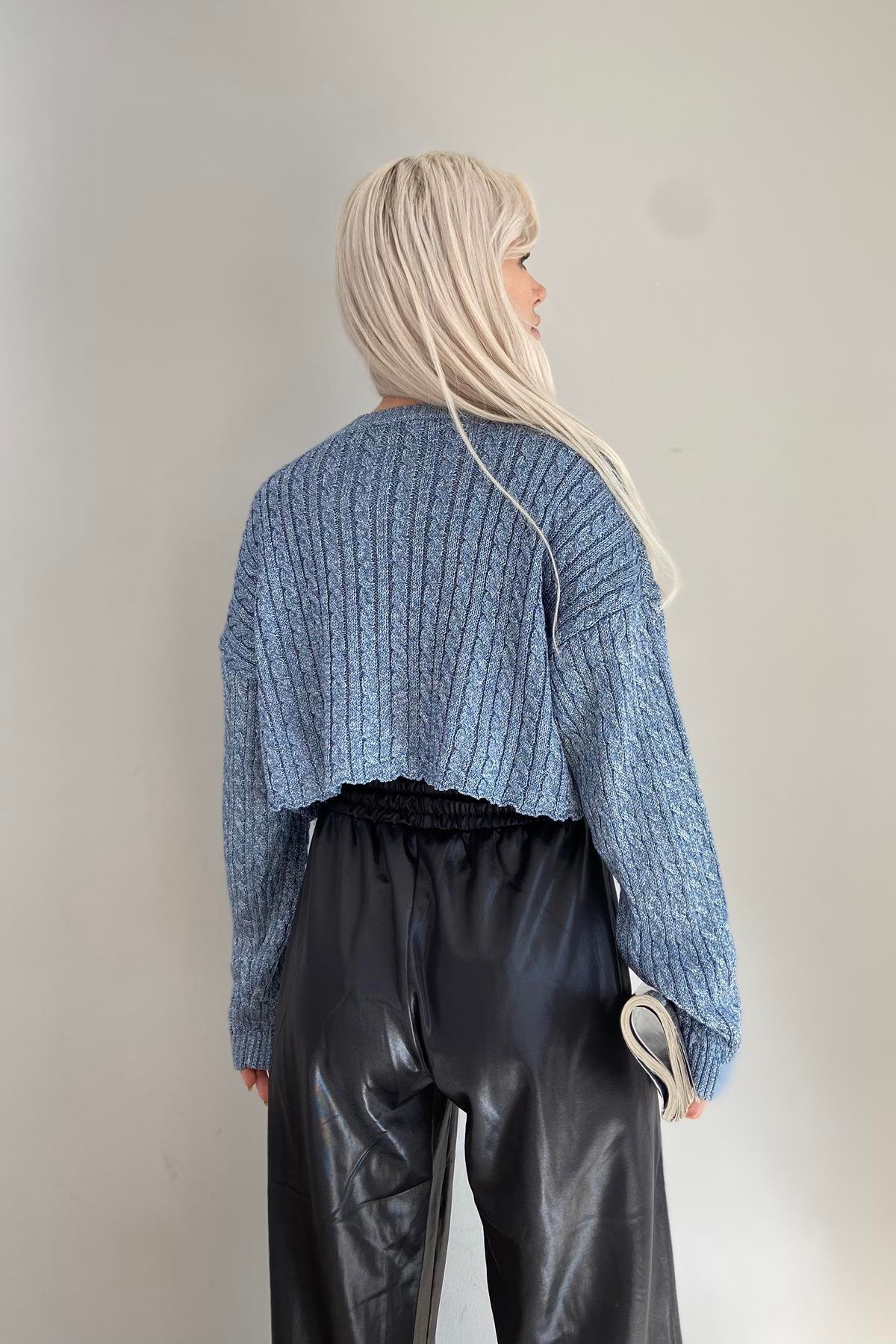 BİSİKLET YAKA SAÇ ÖRGÜLÜ CROP TRIKO