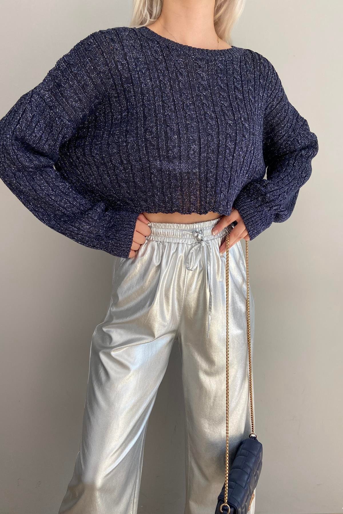 BİSİKLET YAKA SAÇ ÖRGÜLÜ CROP TRIKO