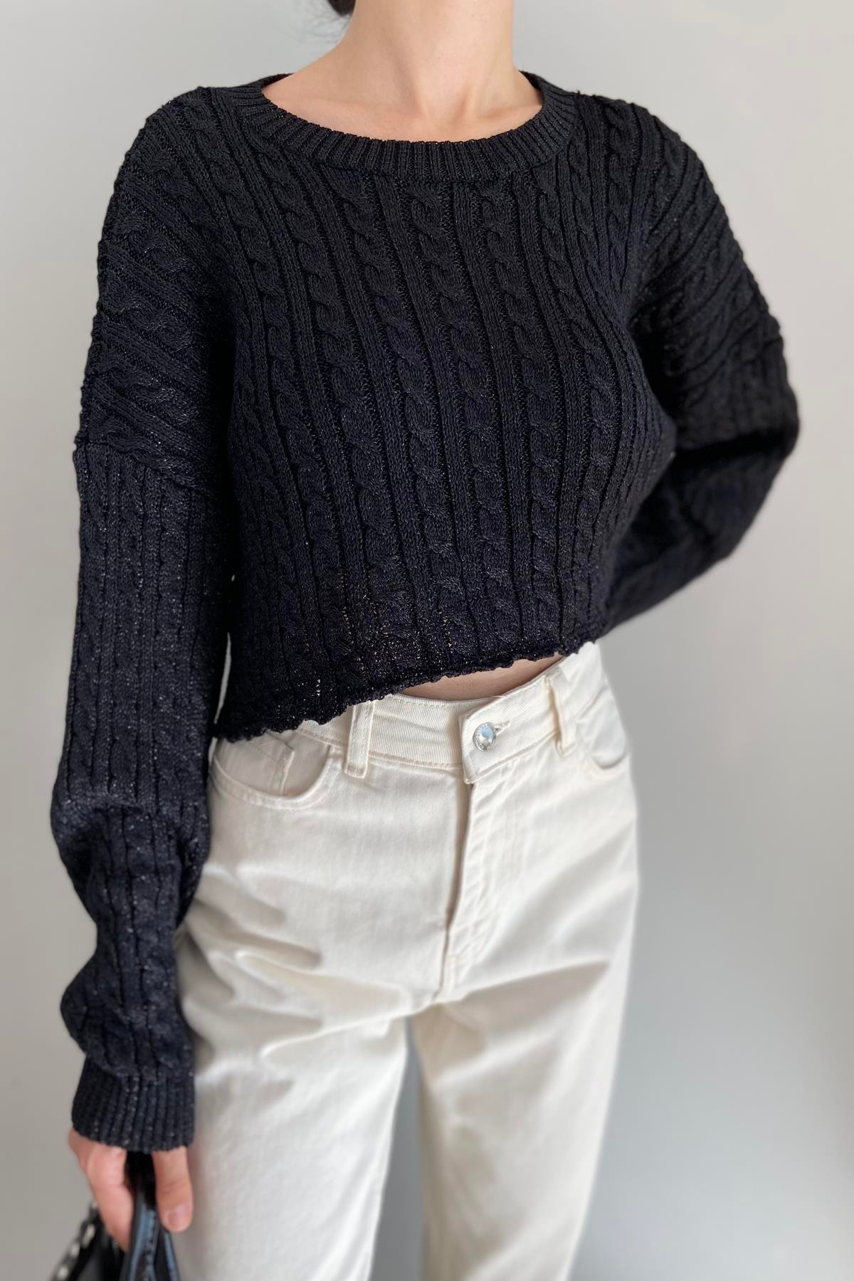 BİSİKLET YAKA SAÇ ÖRGÜLÜ CROP TRIKO