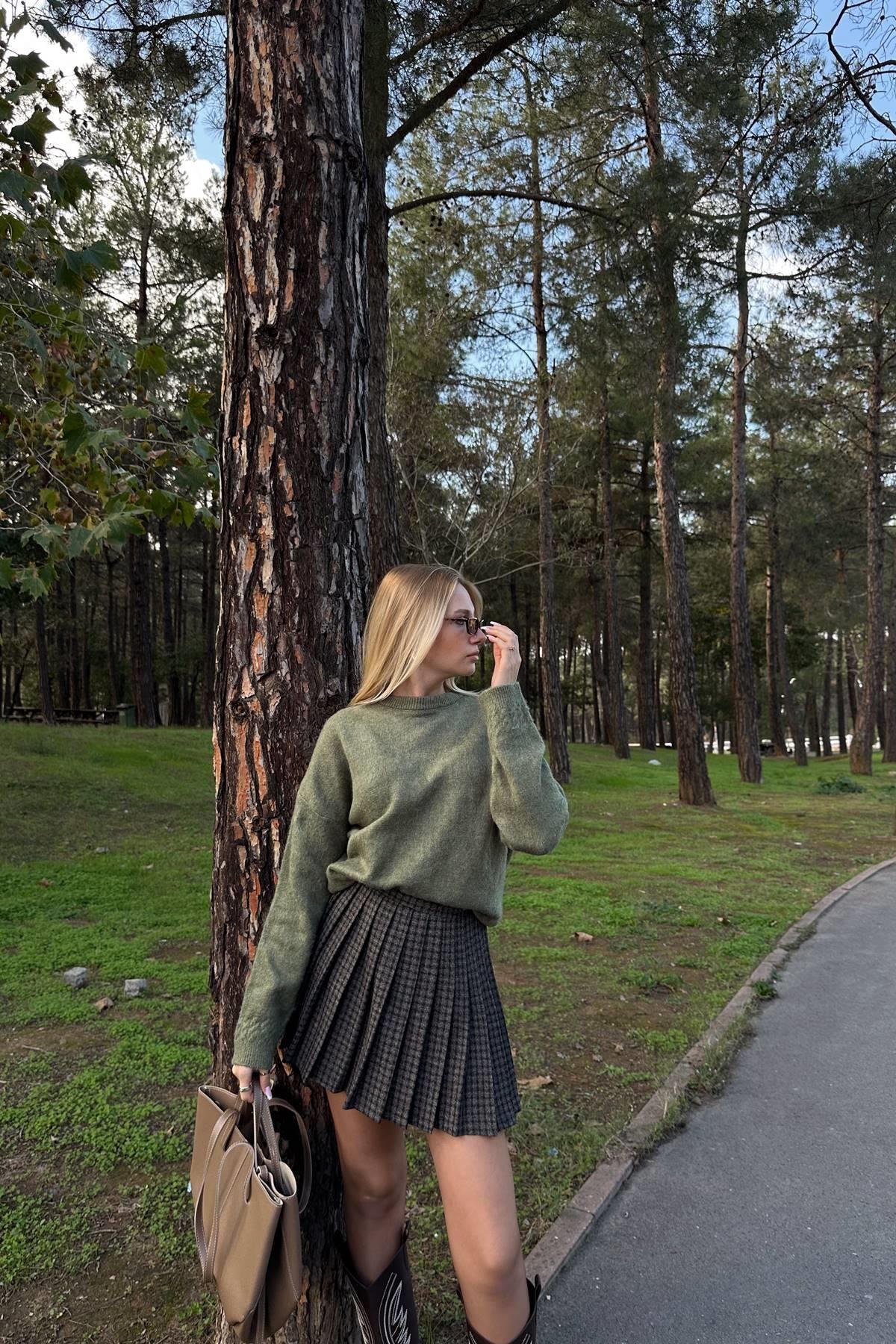 BİSİKLET YAKA TRIKO KAZAK