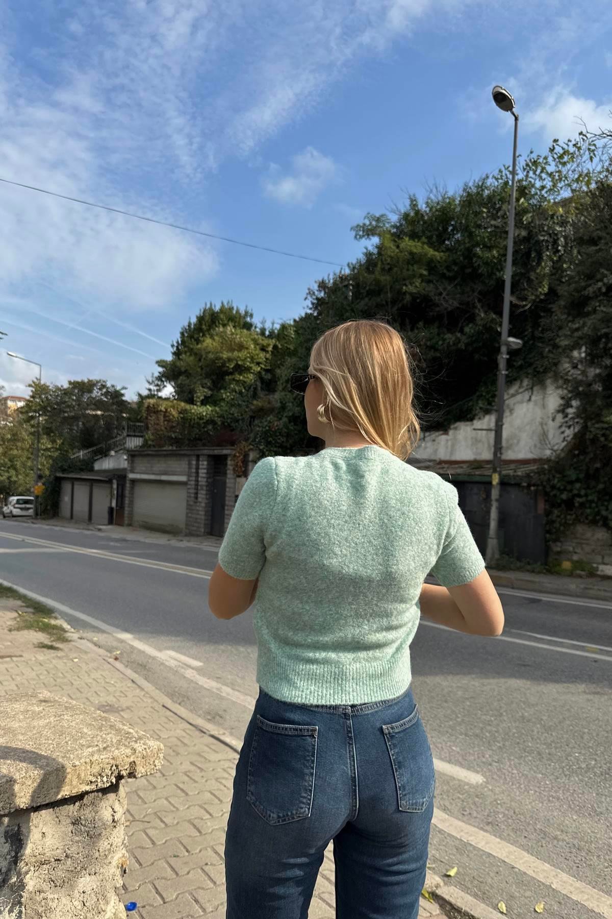 BİSİKLET YAKA YUMUŞAK DOKULU KISA KOL TRIKO KAZAK