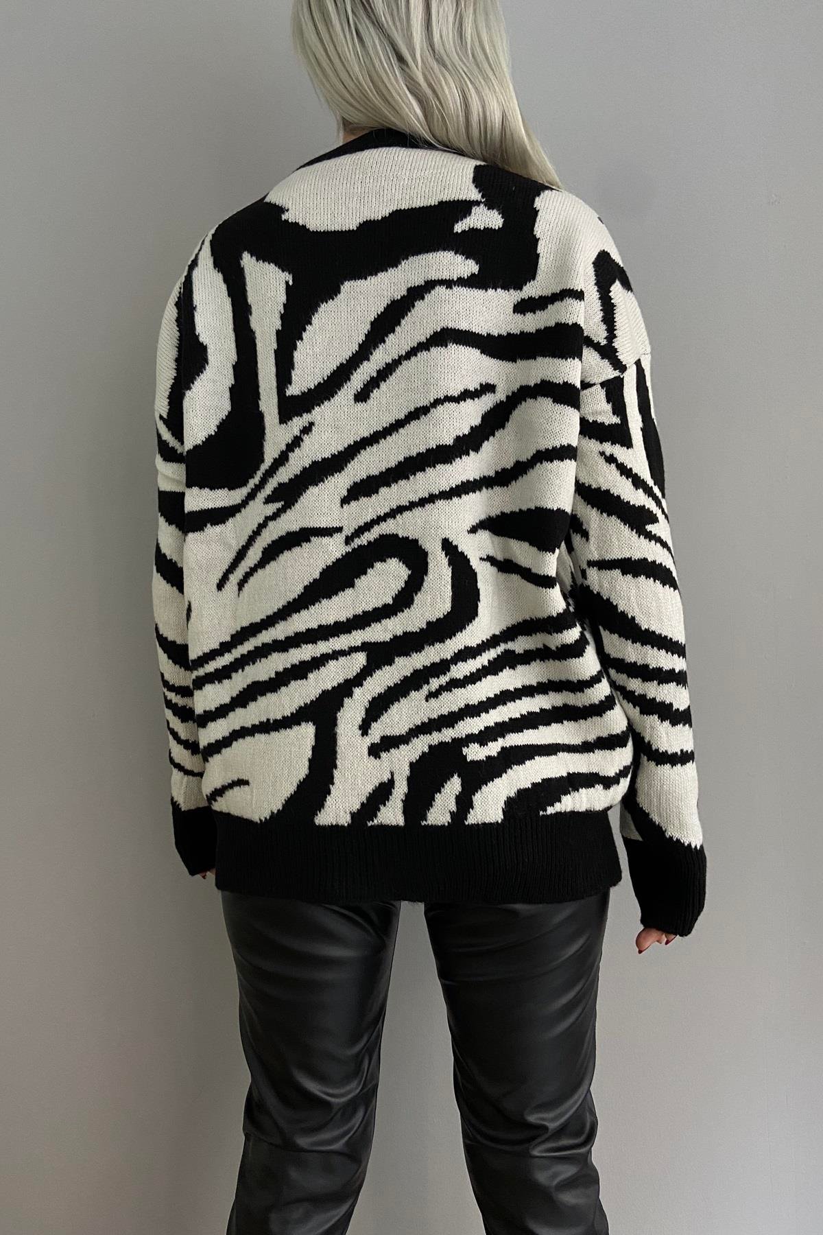 BİSİKLET YAKA  ZEBRA DESEN TRIKO