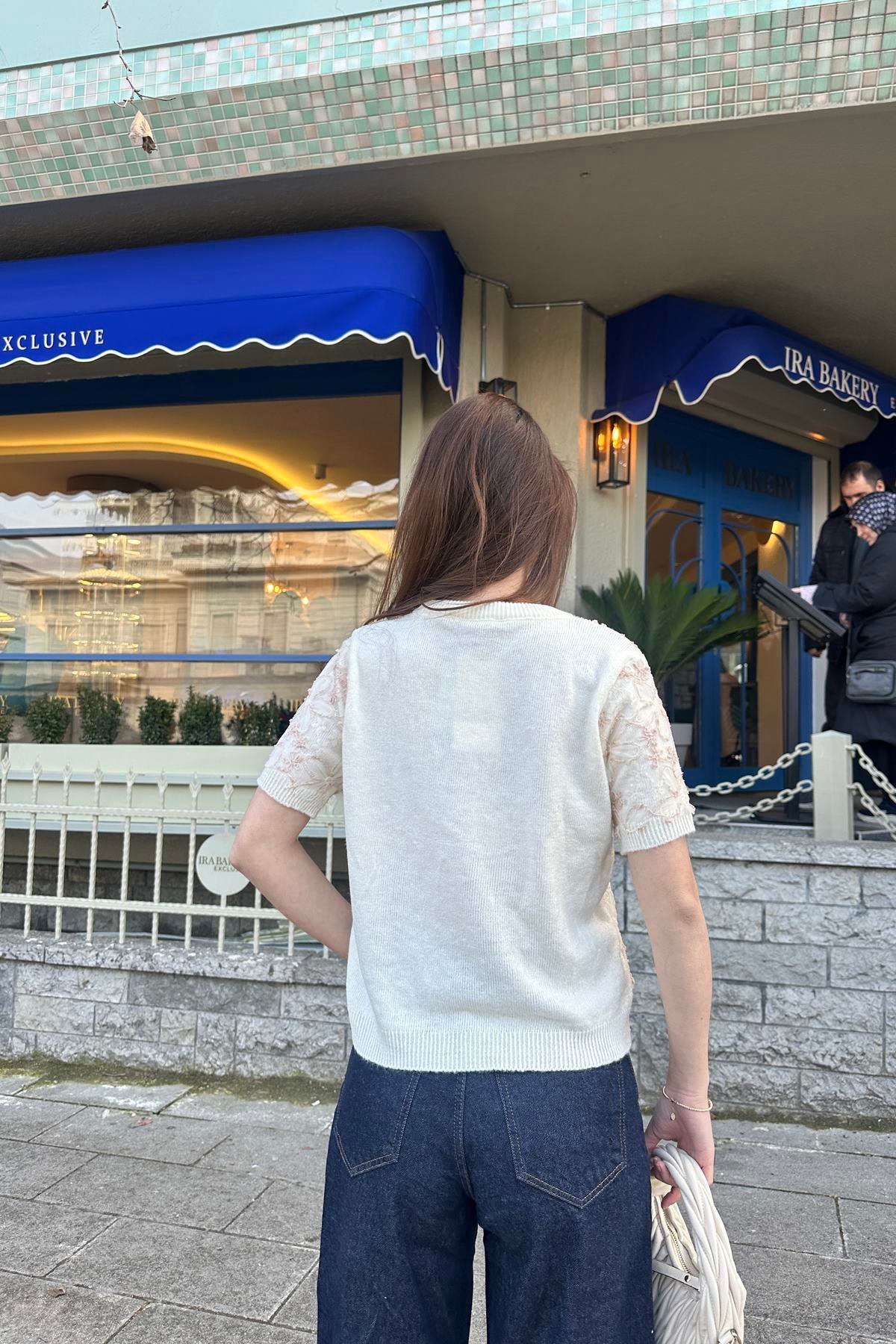 ÇİÇEK TÜL DETAYLI TRIKO KAZAK