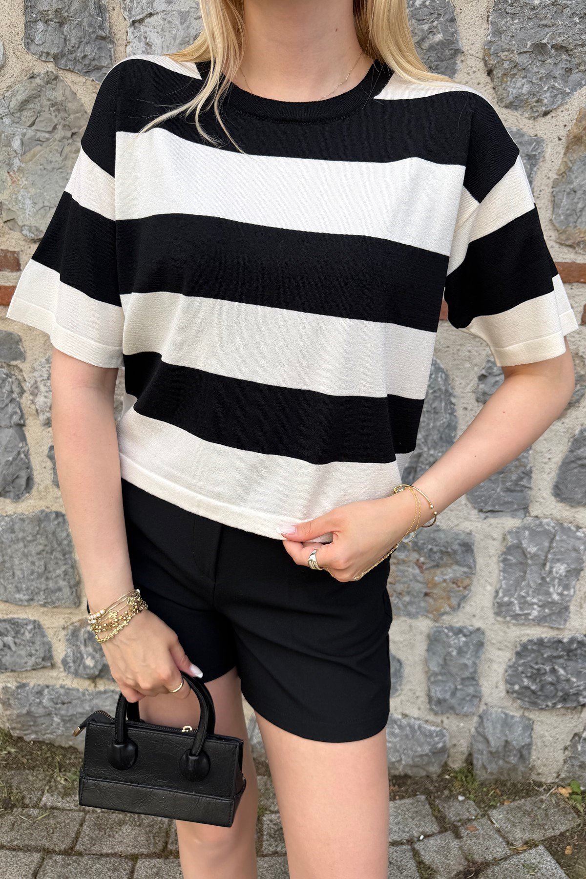ÇİZGİ DETAY KISA KOL TRIKO