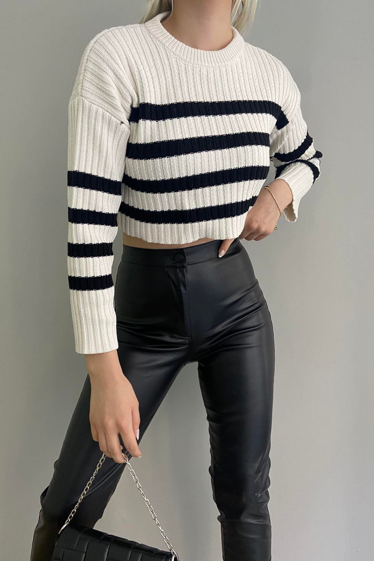 ÇİZGİLİ CROP TRIKO KAZAK
