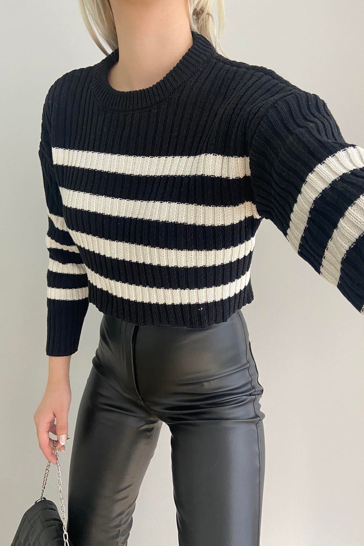 ÇİZGİLİ CROP TRIKO KAZAK