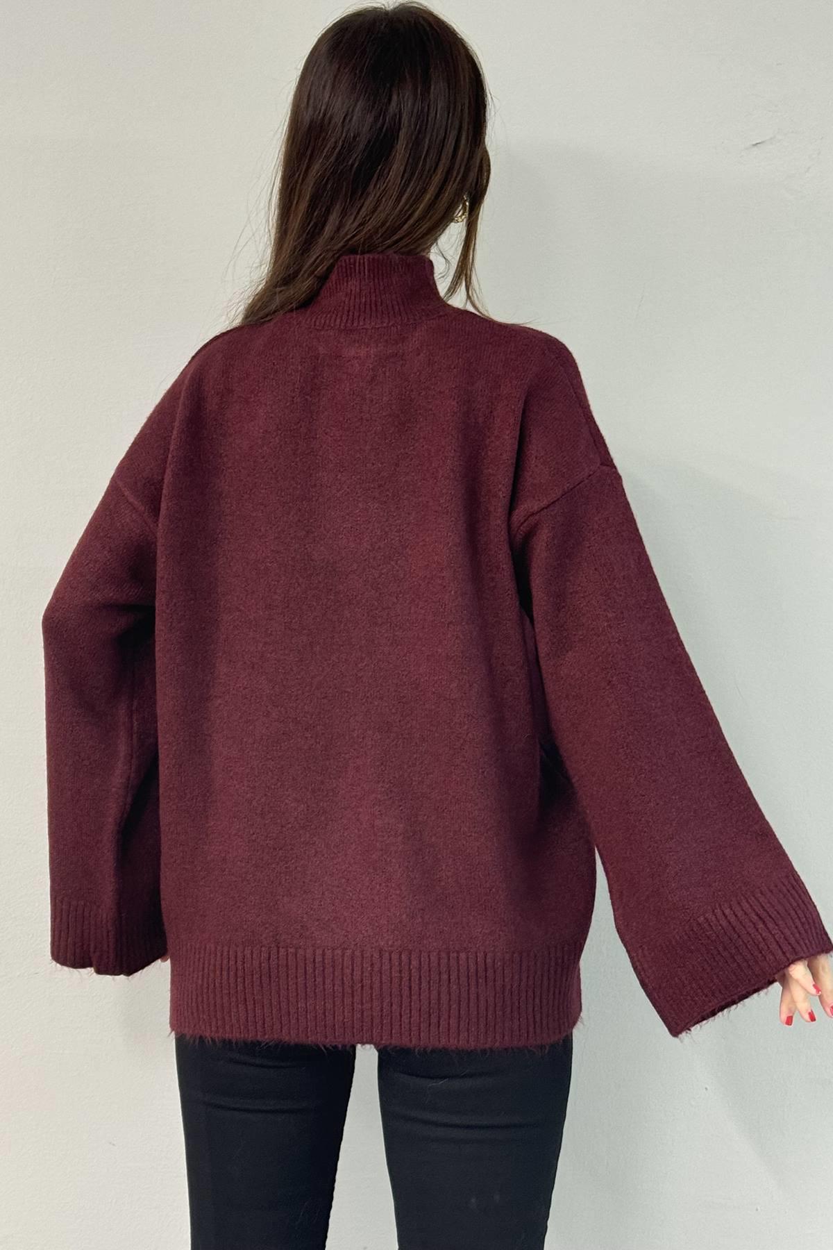 DİK YAKA OVERSIZE TRIKO KAZAK