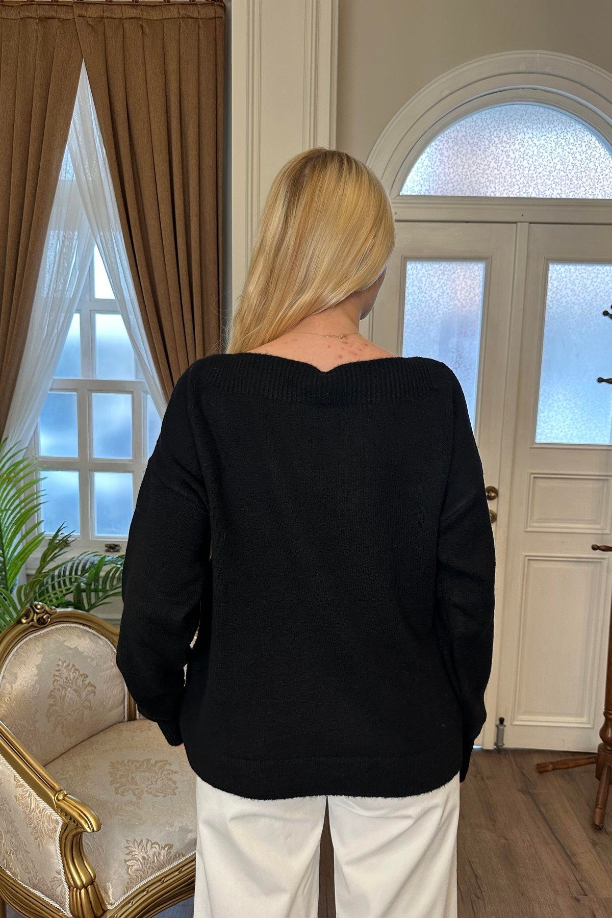 KAYIK YAKA TAŞ DETAY TRIKO KAZAK