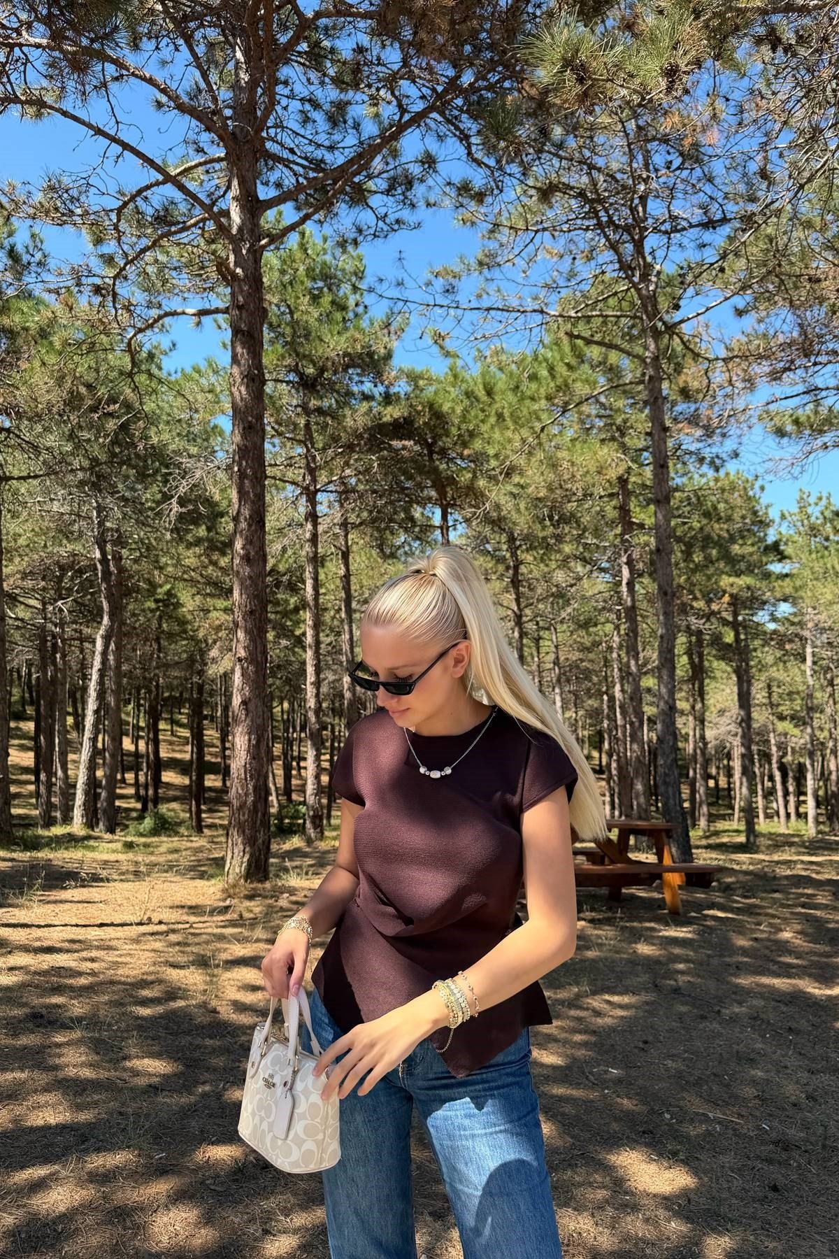 KOLYE DETAY BEL ASİMETRİK TRIKO
