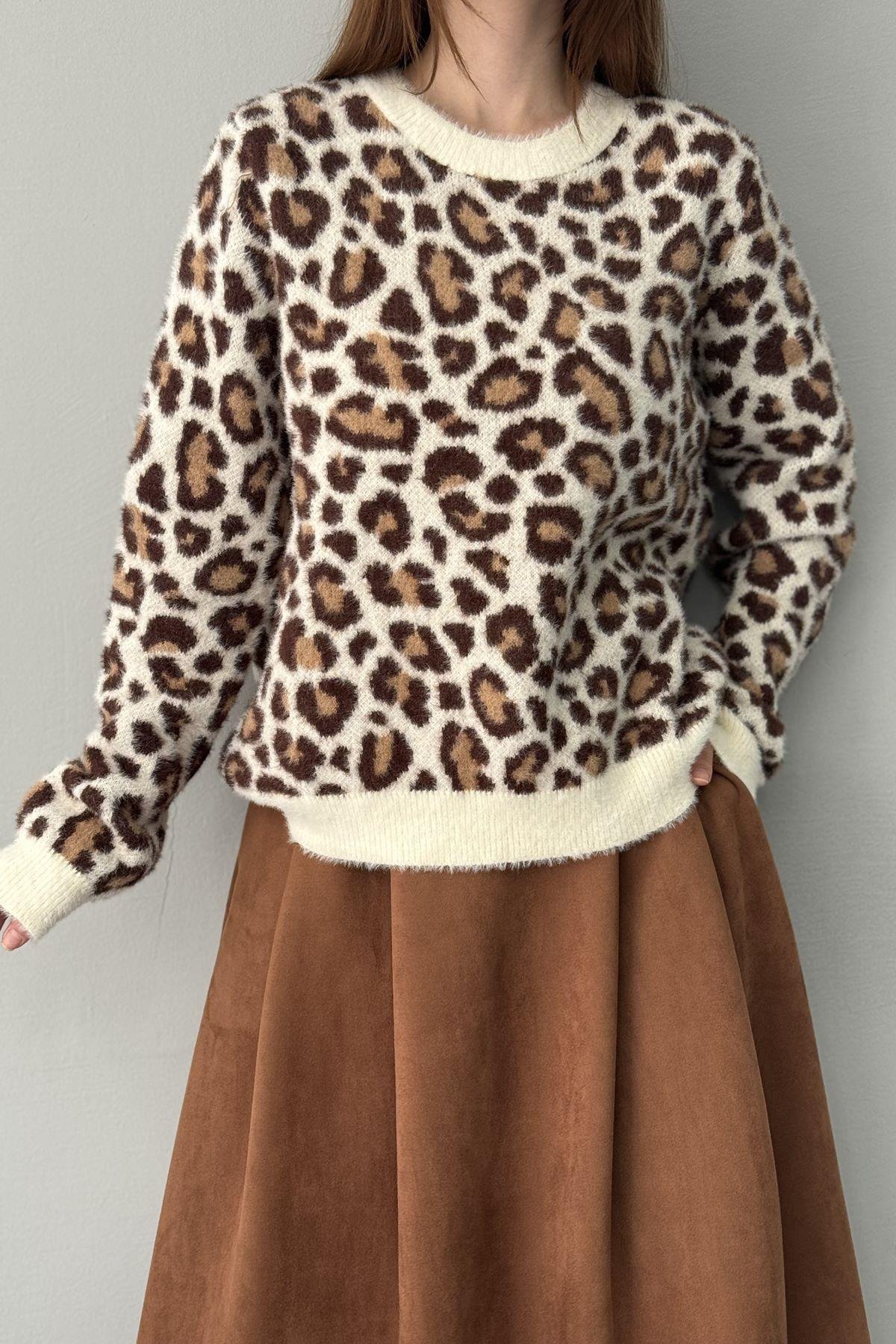 LEOPAR DESEN TRIKO KAZAK