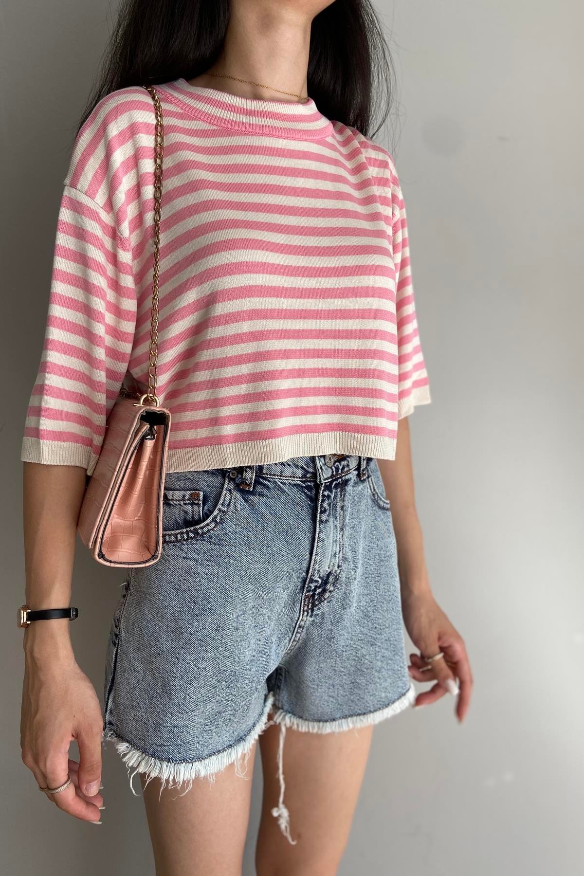 OVERSİZE ÇİZGİ DETAY CROP TRIKO