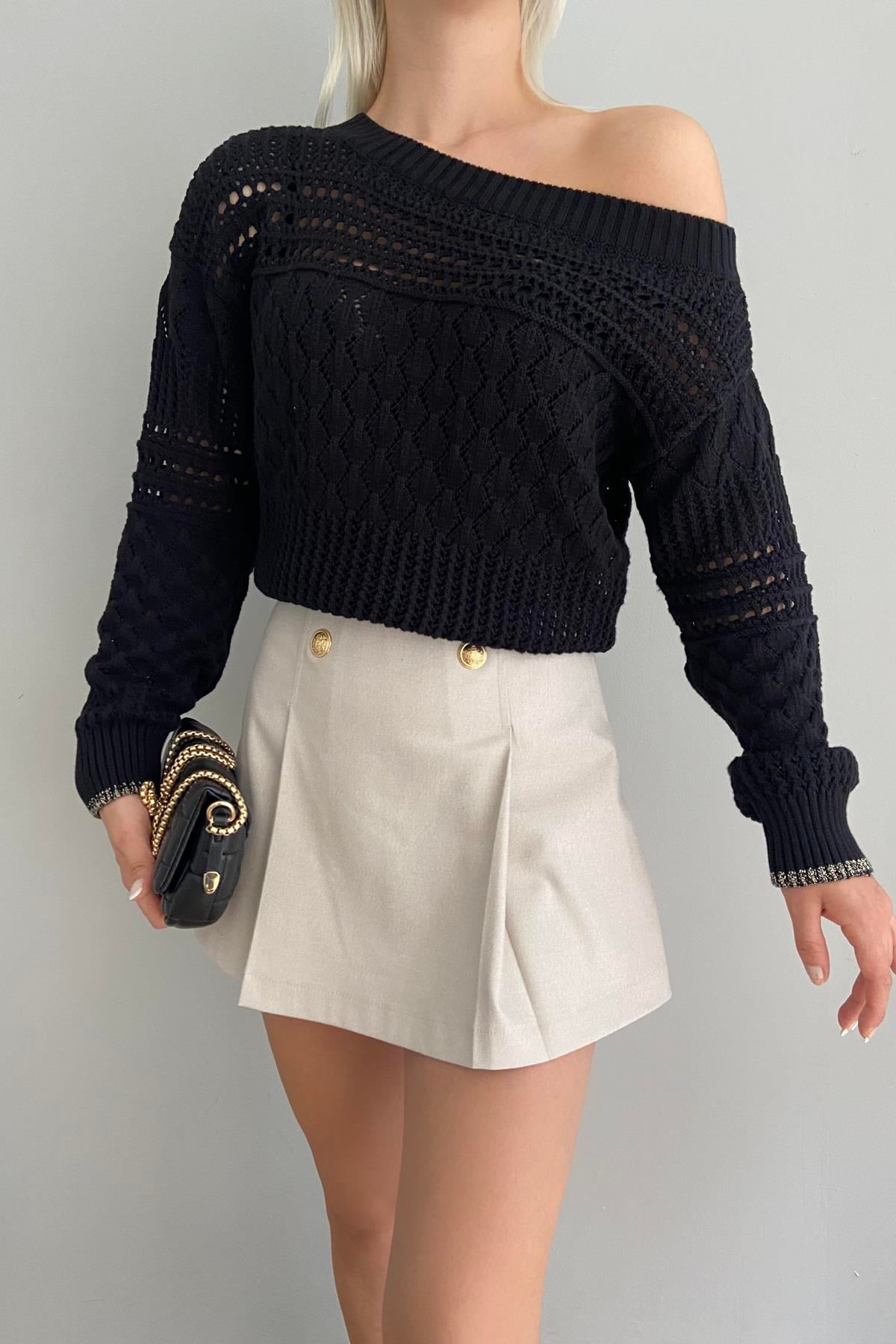 SOL OMUZ AÇIK ACURLU KAZAK