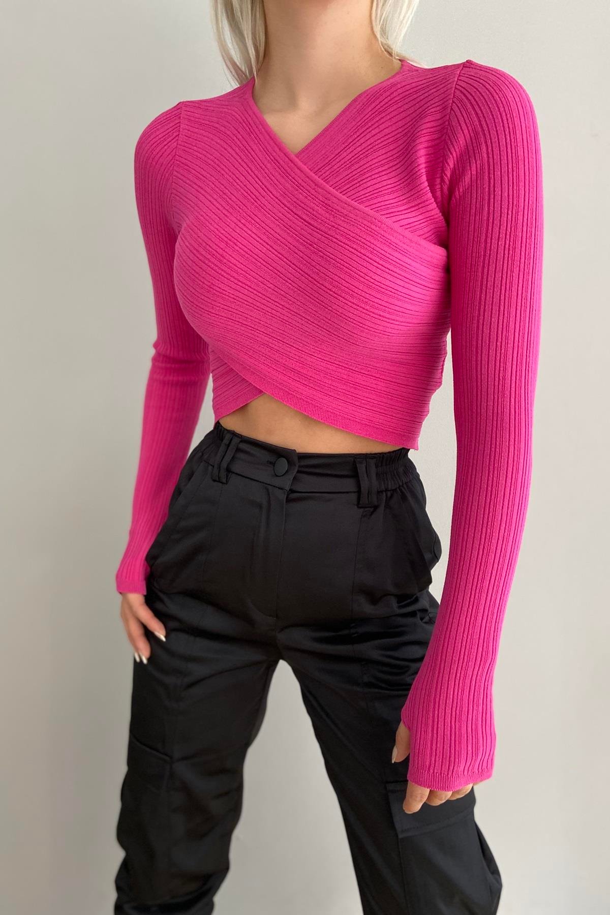 V YAKA ÖNÜ VEREV CROP KAZAK