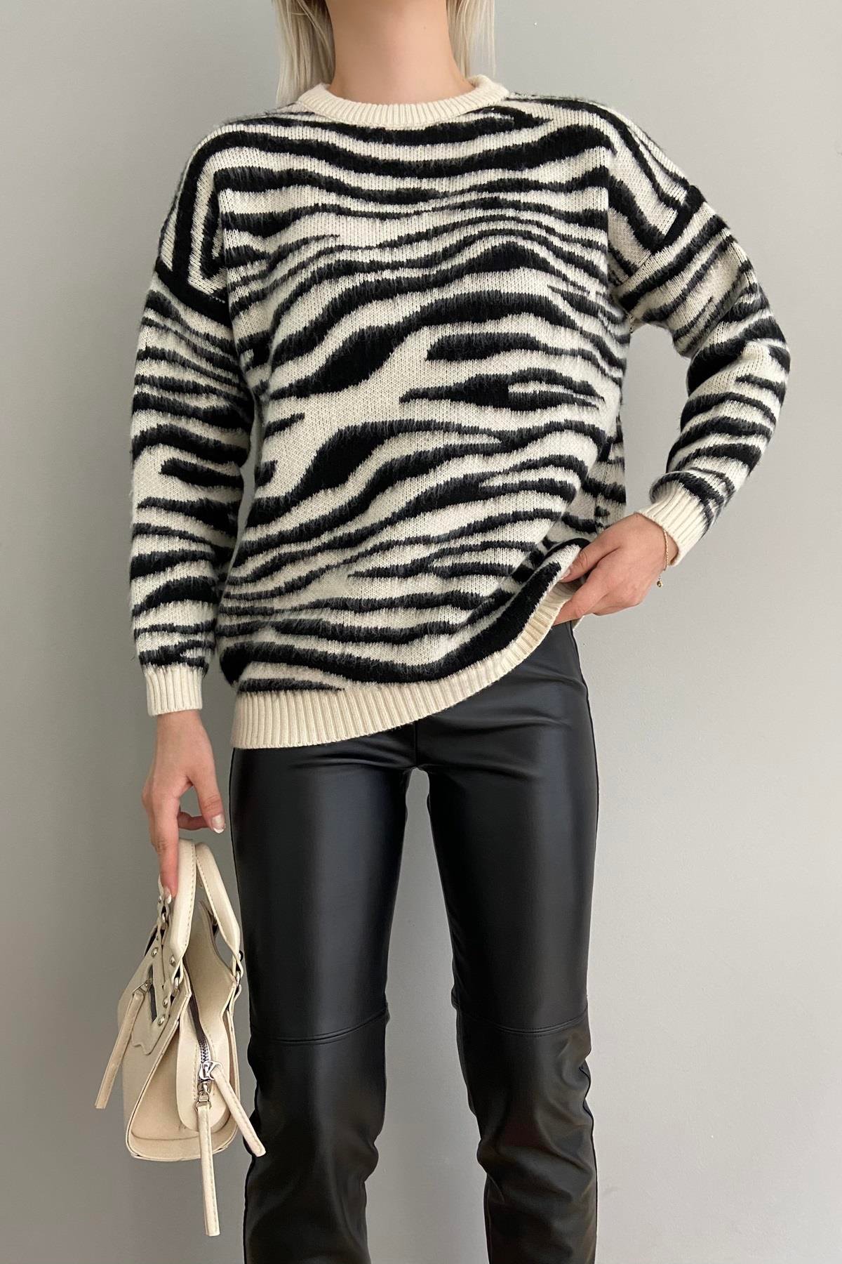 ZEBRA DESEN KAZAK