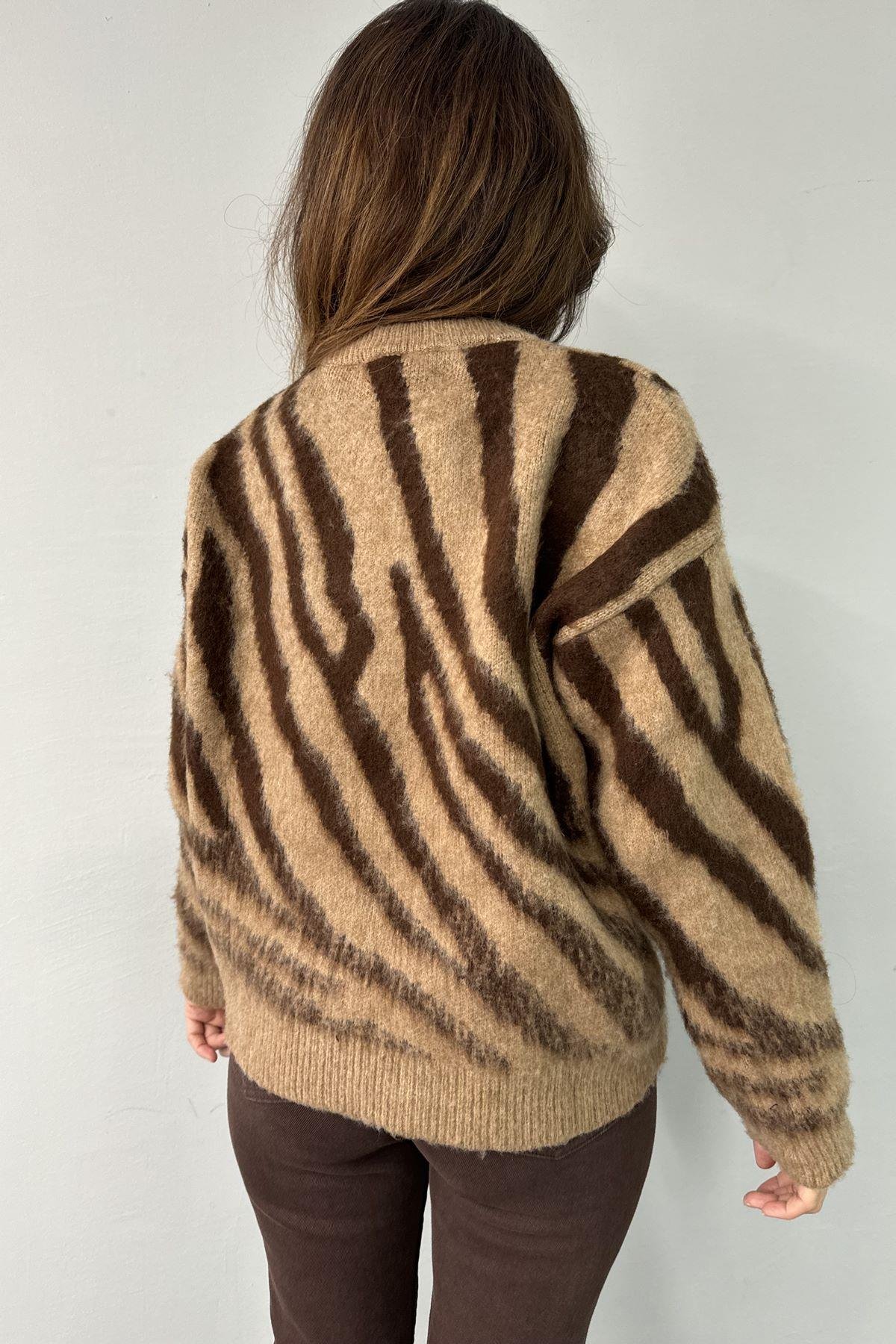 ZEBRA DESEN TRIKO KAZAK