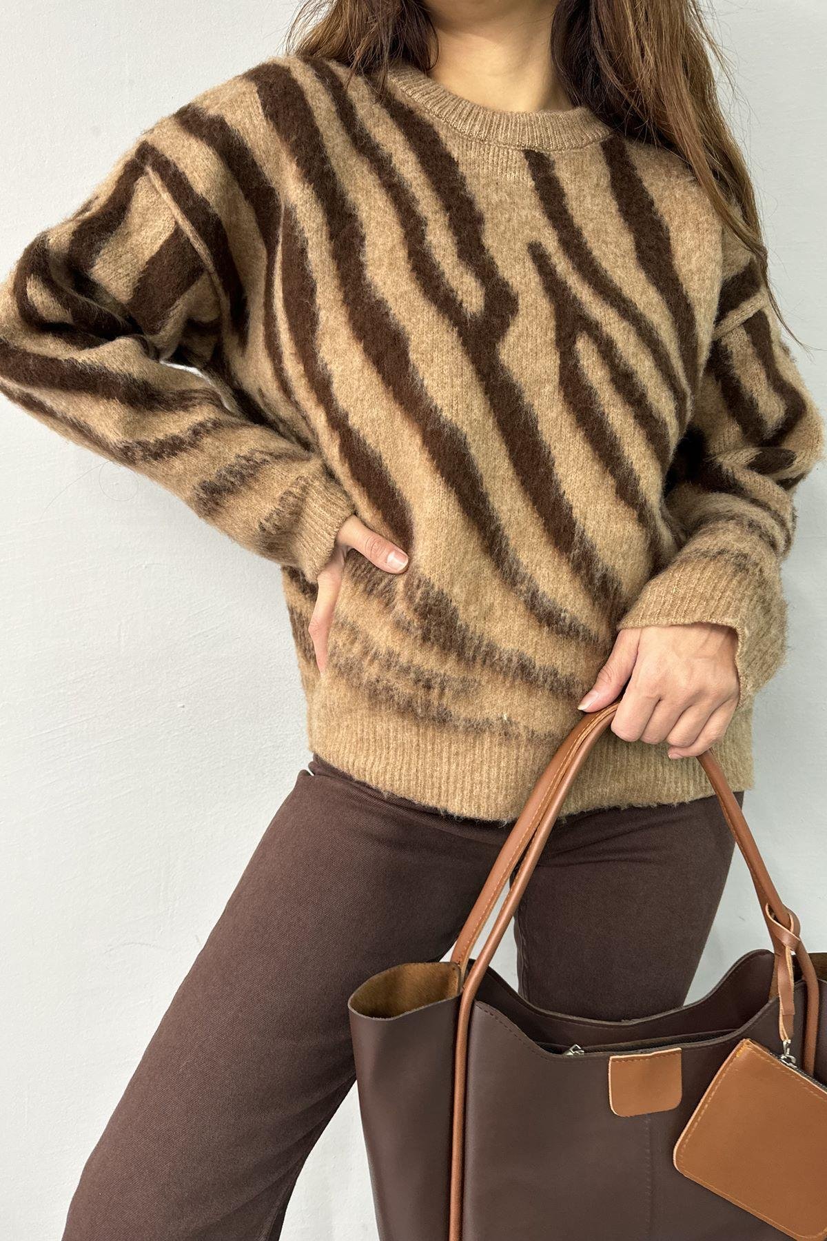 ZEBRA DESEN TRIKO KAZAK