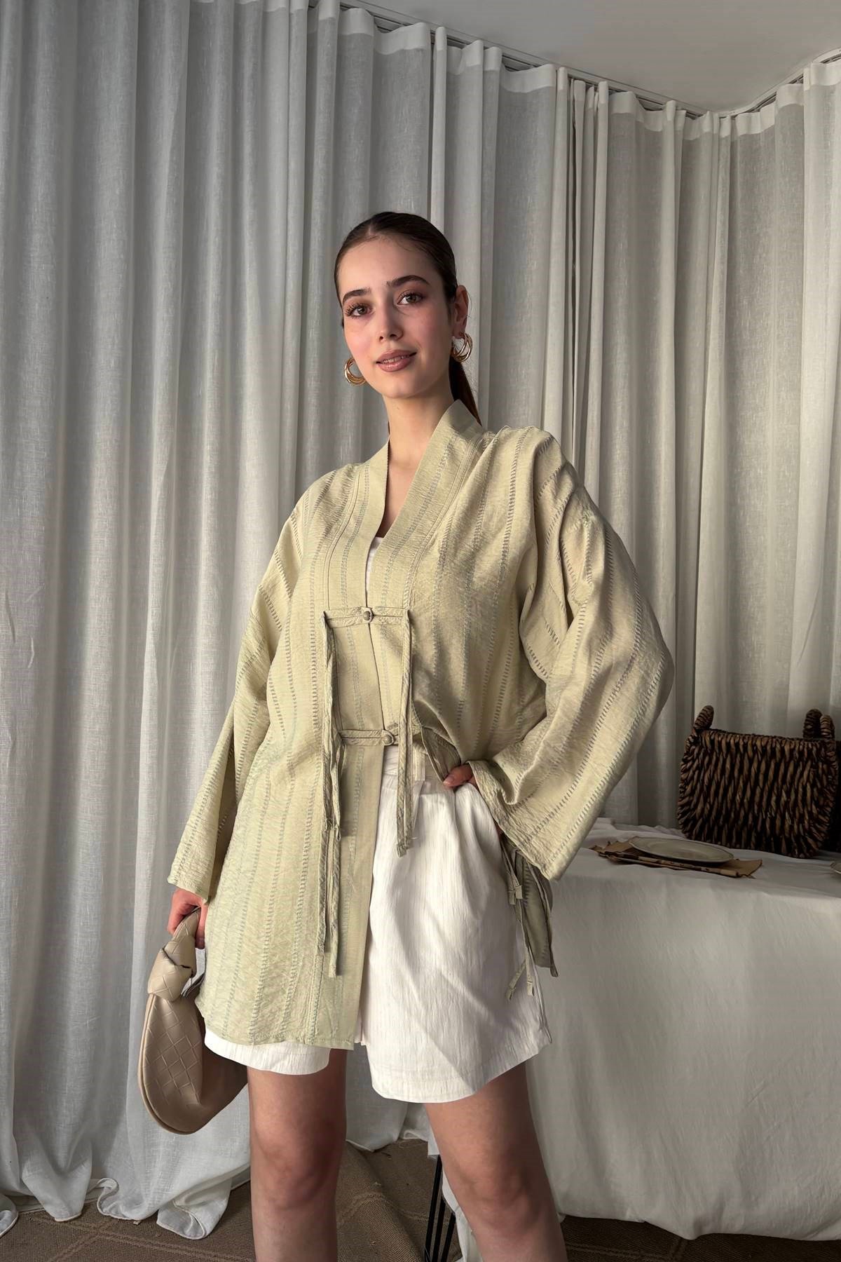 ŞAL YAKA ÖN VE KOL UCU BAĞCIKLI KİMONO