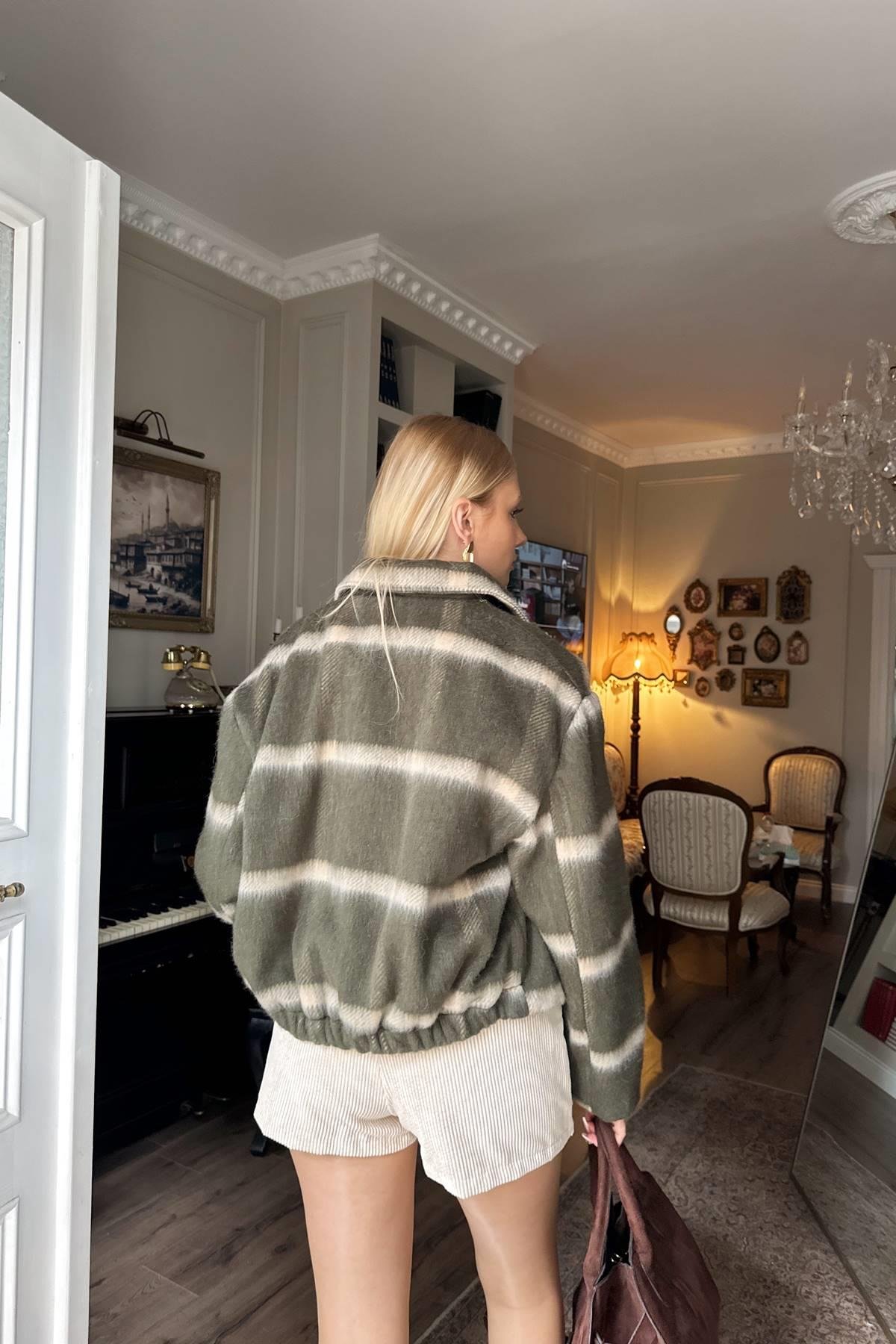EKOSE DESEN CROP KAŞE CEKET
