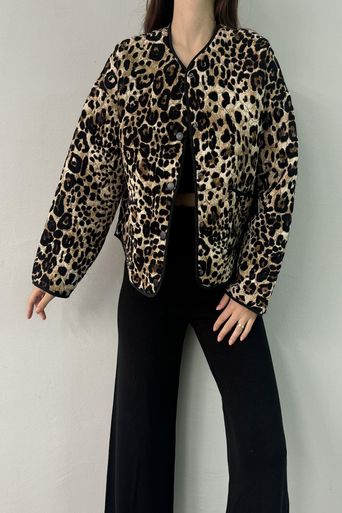 LEOPAR DESEN KALP İŞLEMELİ KAPITONE MONT