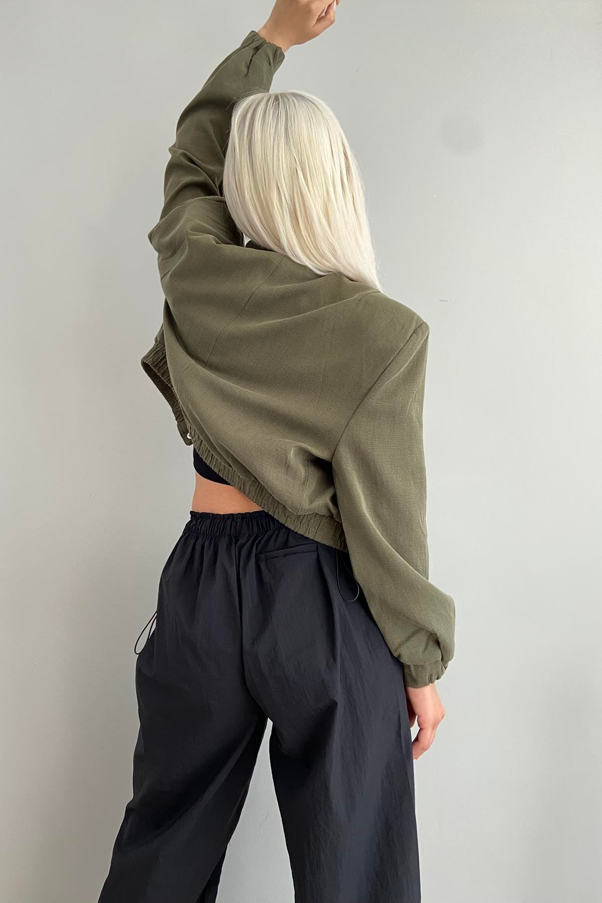 ÖNÜ CEPLİ TENCEL BOMBER CEKET