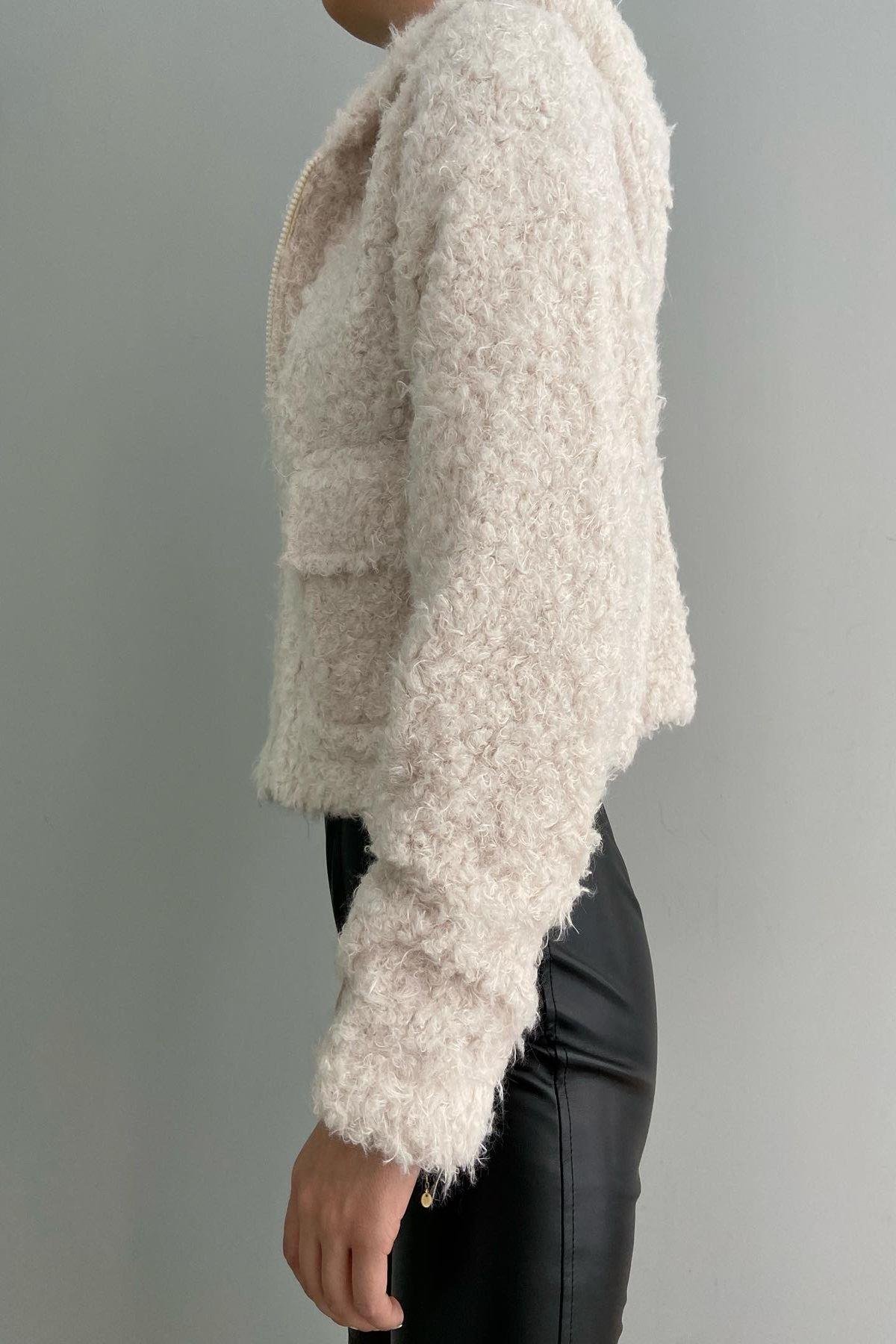 PELUŞ KAPŞONLU KISA MONT