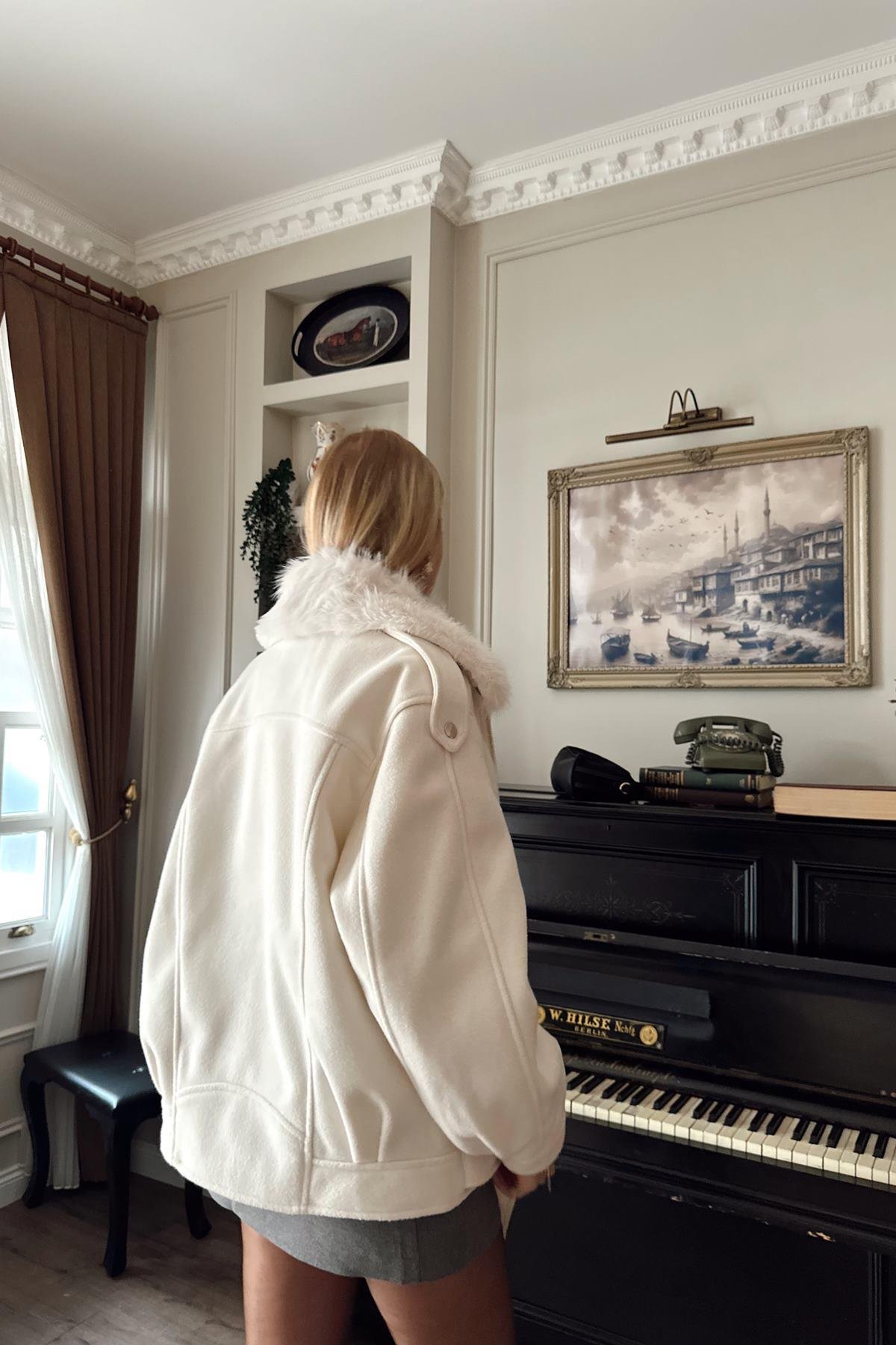 YAKA KÜRK DETAY KAŞE MONT