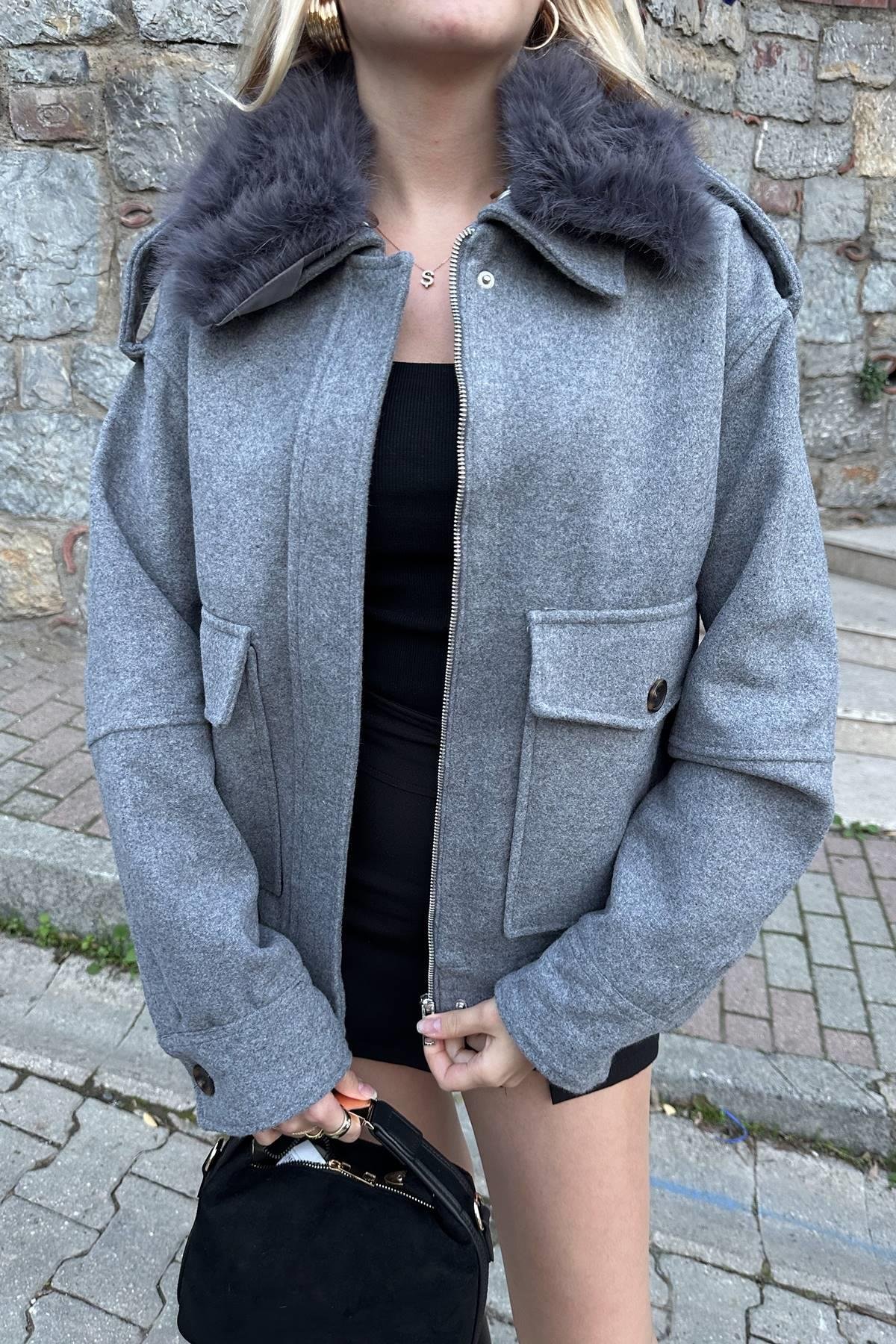 YAKA KÜRK DETAYLI KAŞE MONT