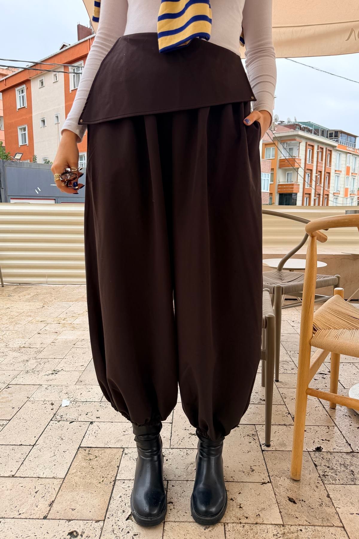 BEL DETAY PAÇA LASTİK PANTOLON