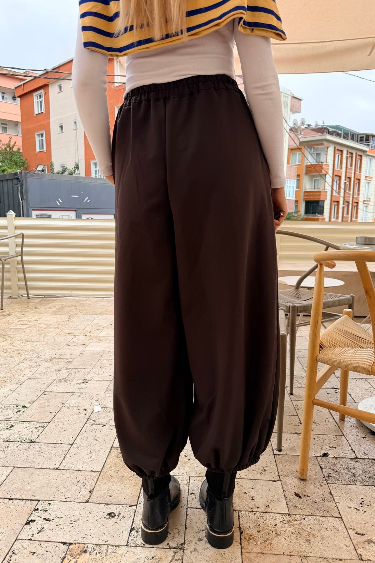 BEL DETAY PAÇA LASTİK PANTOLON